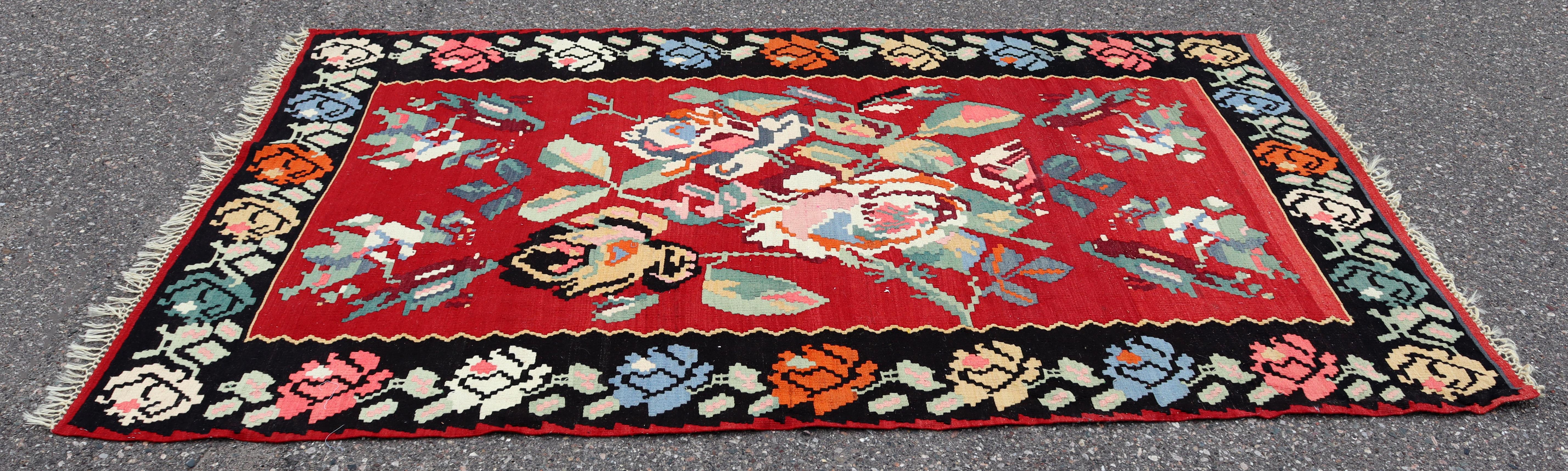 For your consideration is a gorgeous Kilim wool area rug or carpet, hand made in Turkey. In very good vintage condition. The dimensions are 59