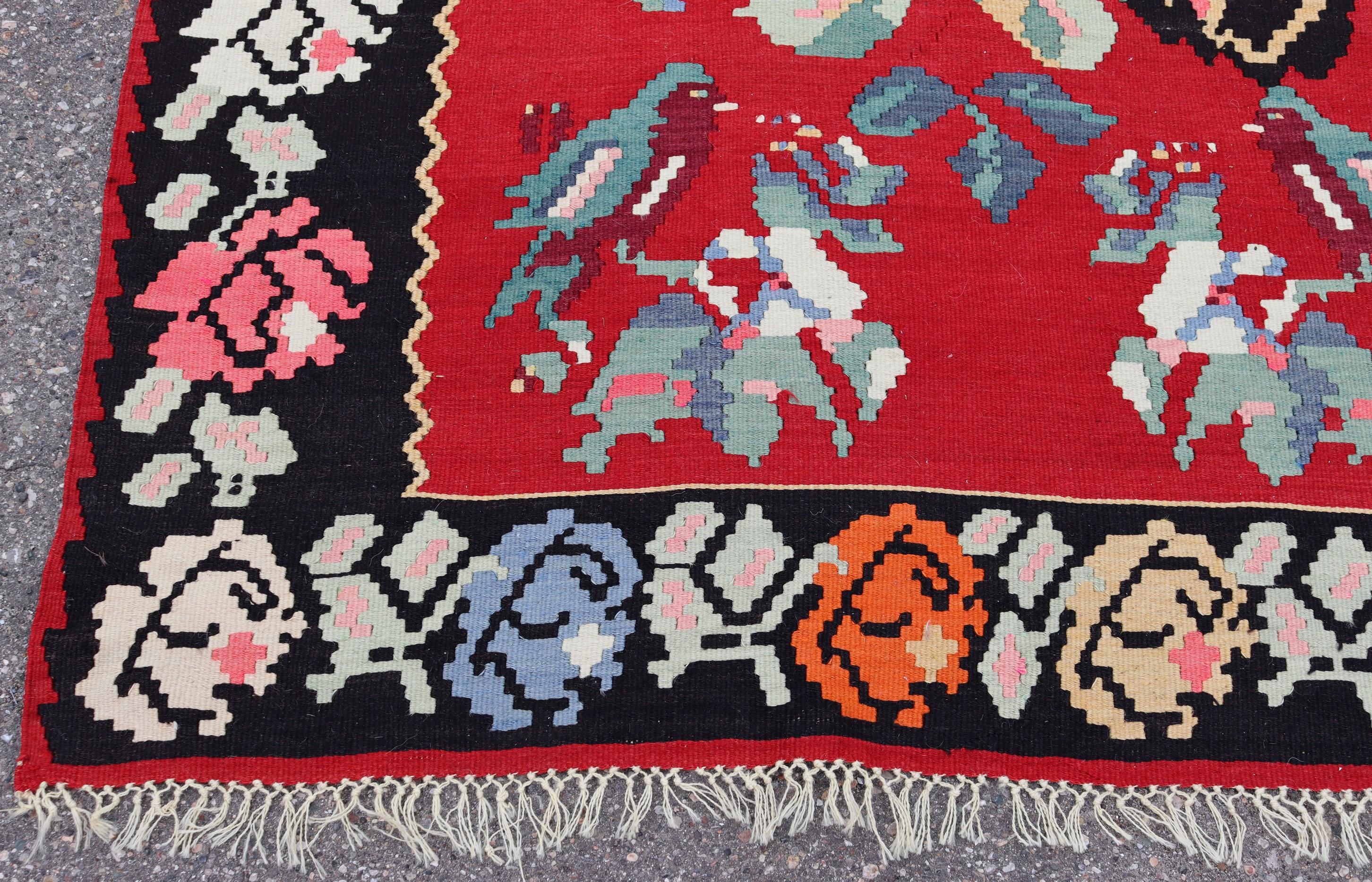 Mid Century Modern Kilim Wool Area Rug Red Hand Made in Turkey Floral Pattern In Good Condition For Sale In Keego Harbor, MI