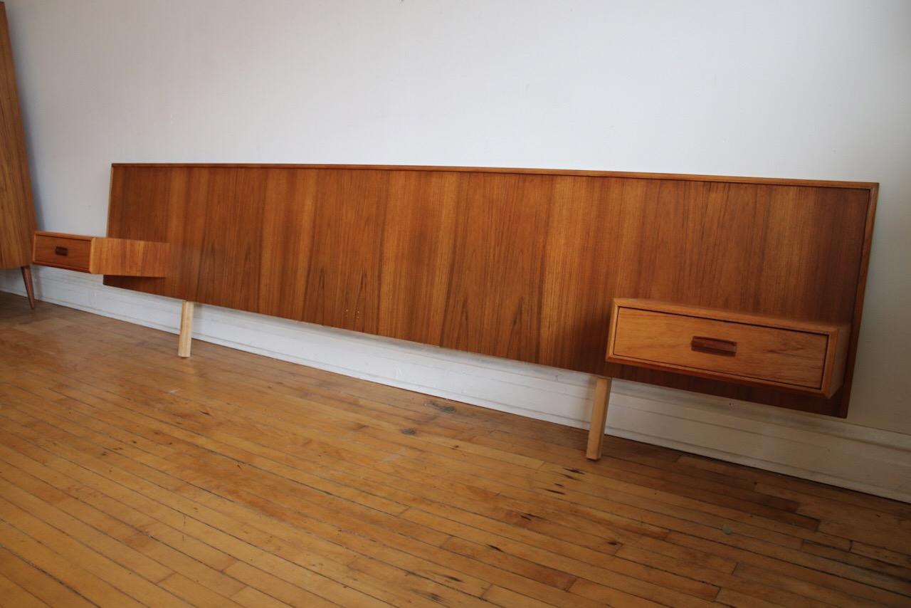 Tête de lit King-Size en teck, moderne du milieu du siècle dernier, avec tables de nuit flottantes 4
