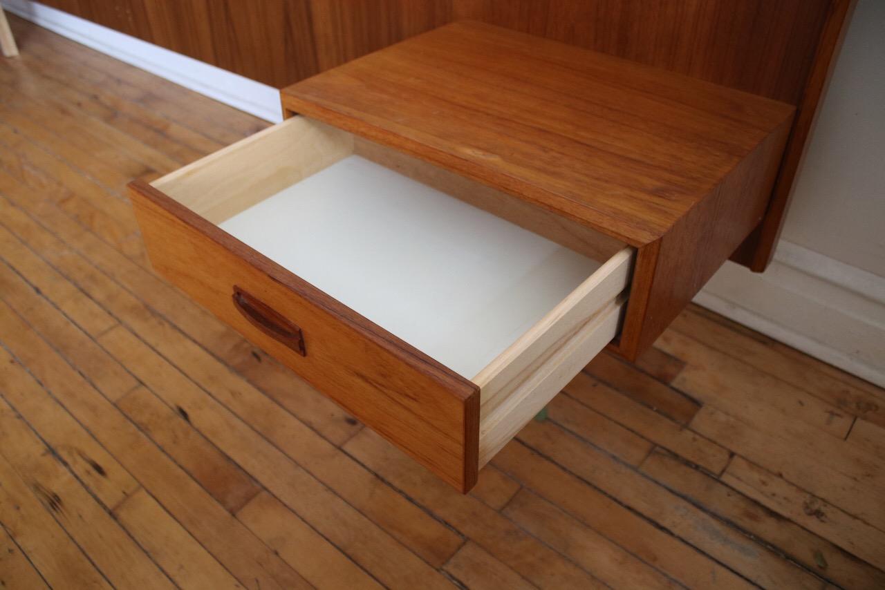 Tête de lit King-Size en teck, moderne du milieu du siècle dernier, avec tables de nuit flottantes 2
