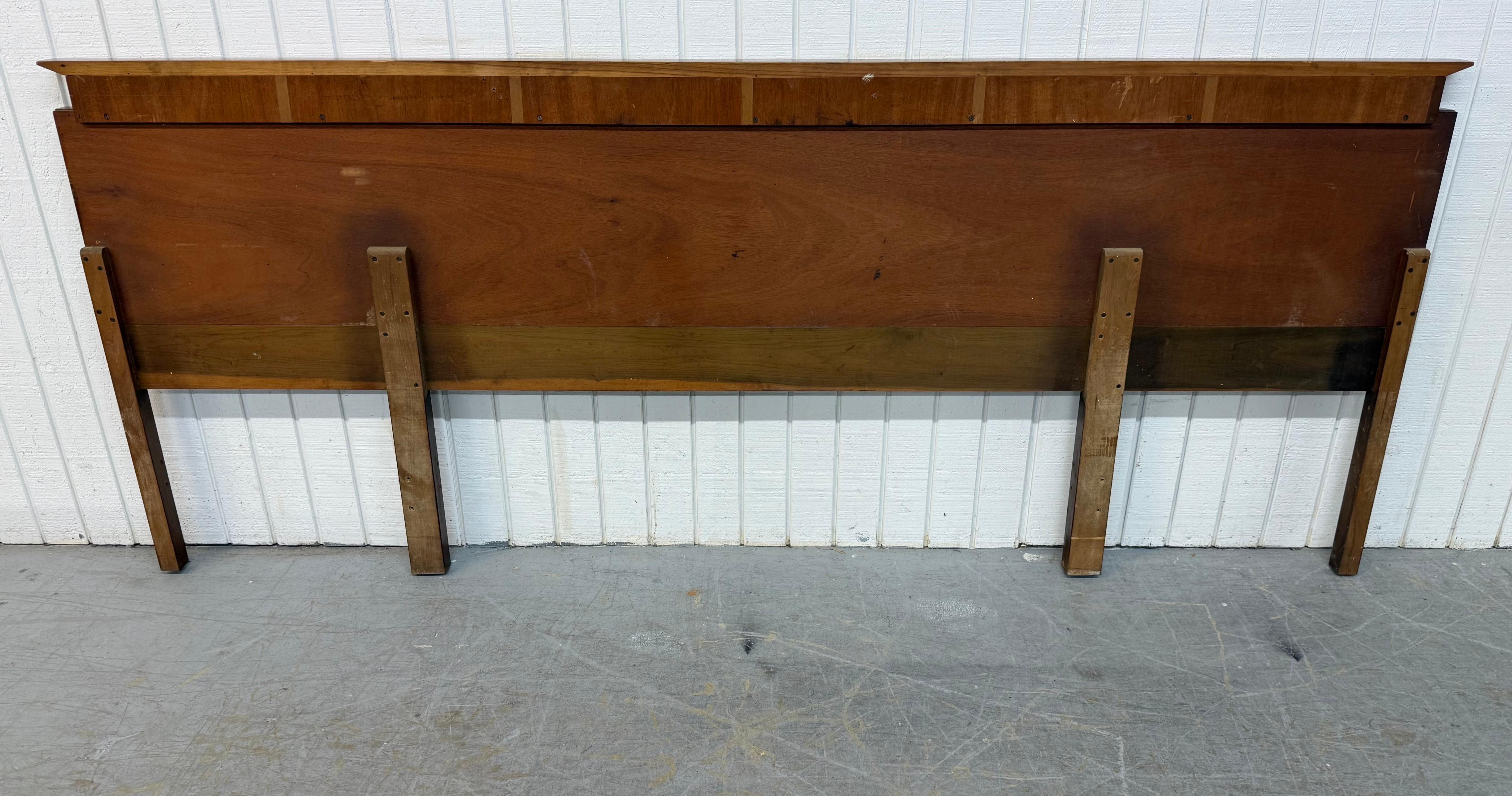 Bois Tête de lit King Size en noyer et palissandre de style moderne du milieu du siècle dernier en vente