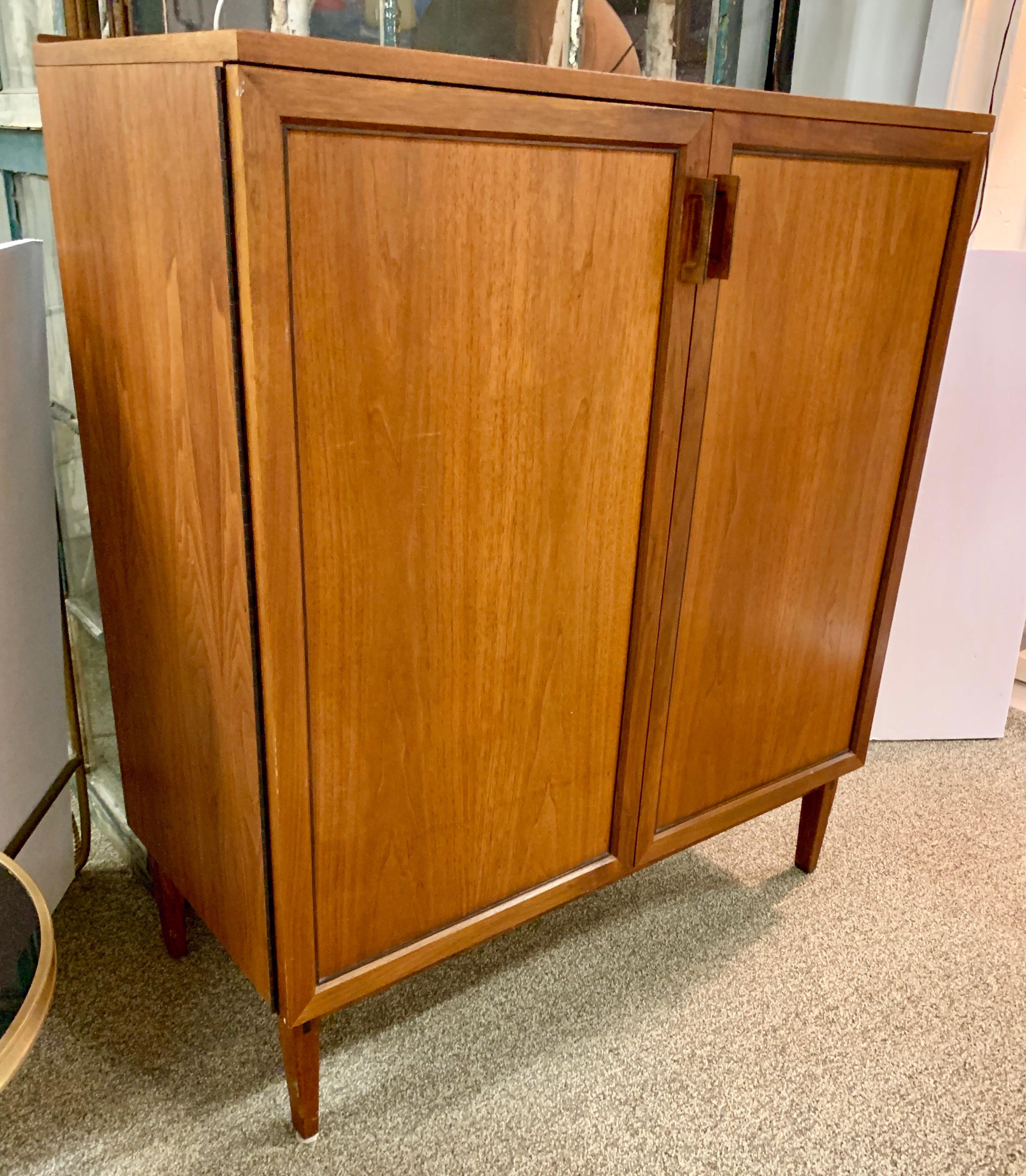 Mid-Century Modern Kip Stewart Walnut Chest Cabinet Dresser Directional 4