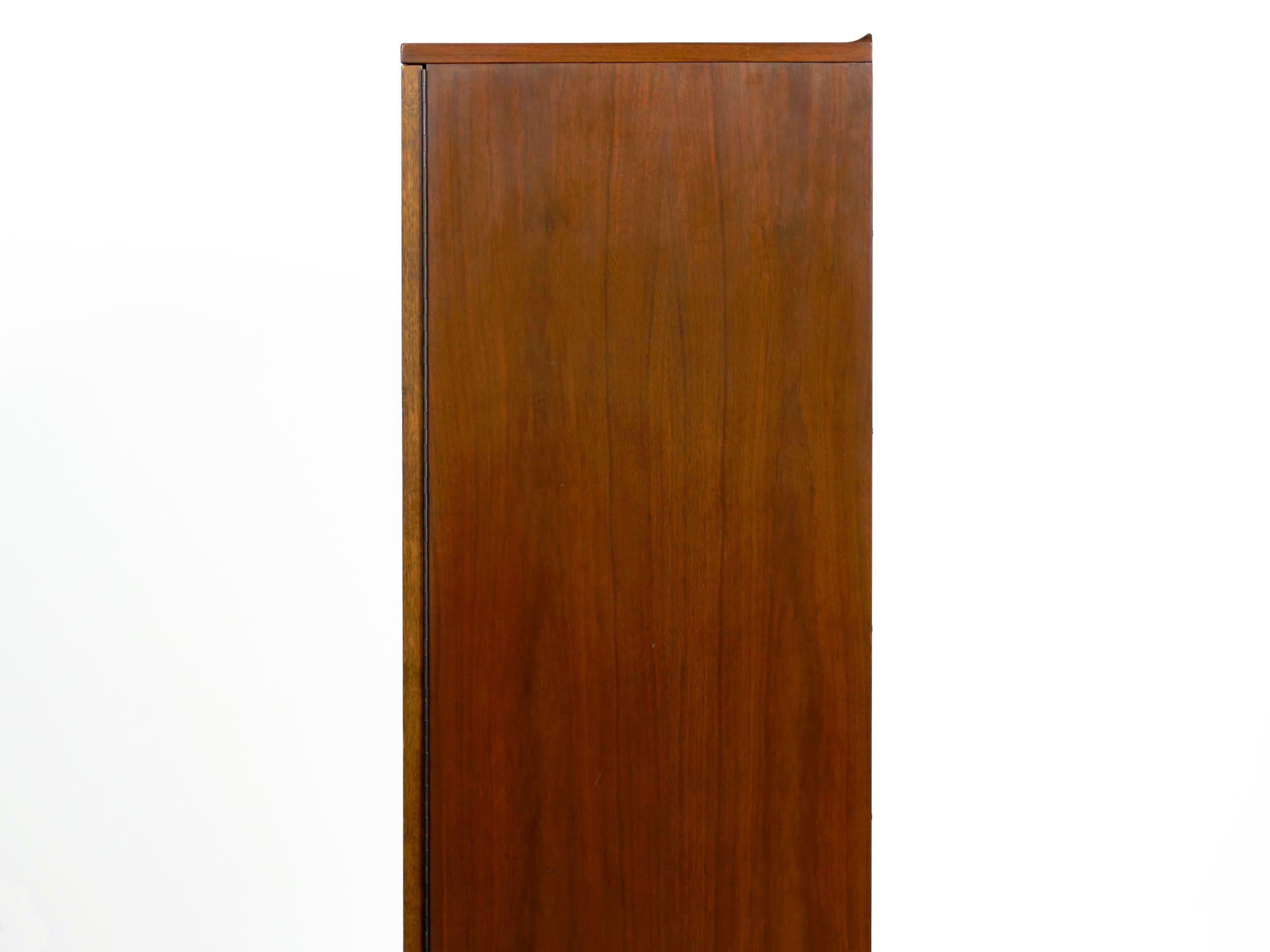 Mid-Century Modern Kipp Stewart for Calvin“Directional” Walnut 10-Drawer Dresser 6