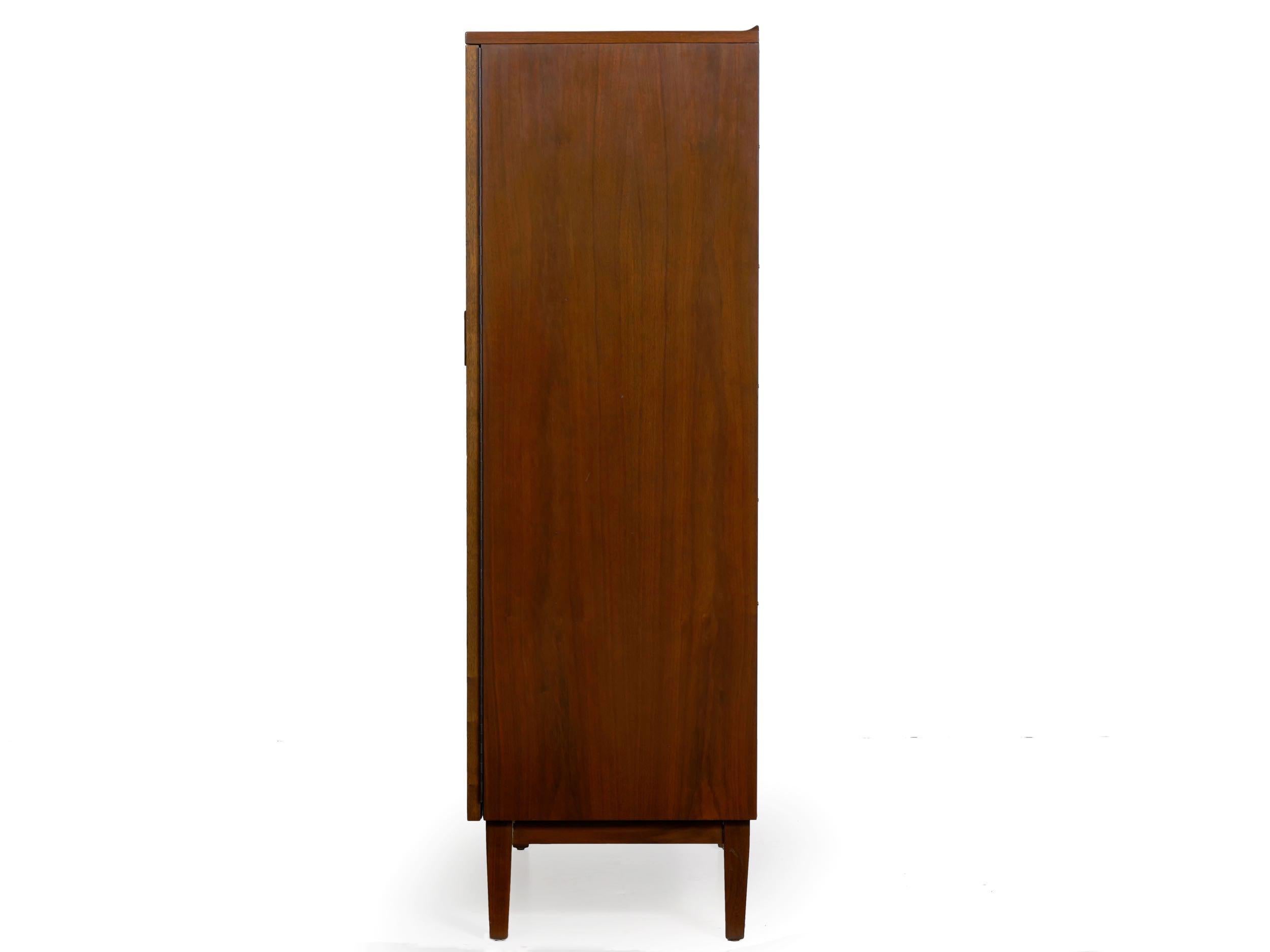 Mid-Century Modern Kipp Stewart for Calvin“Directional” Walnut 10-Drawer Dresser 1