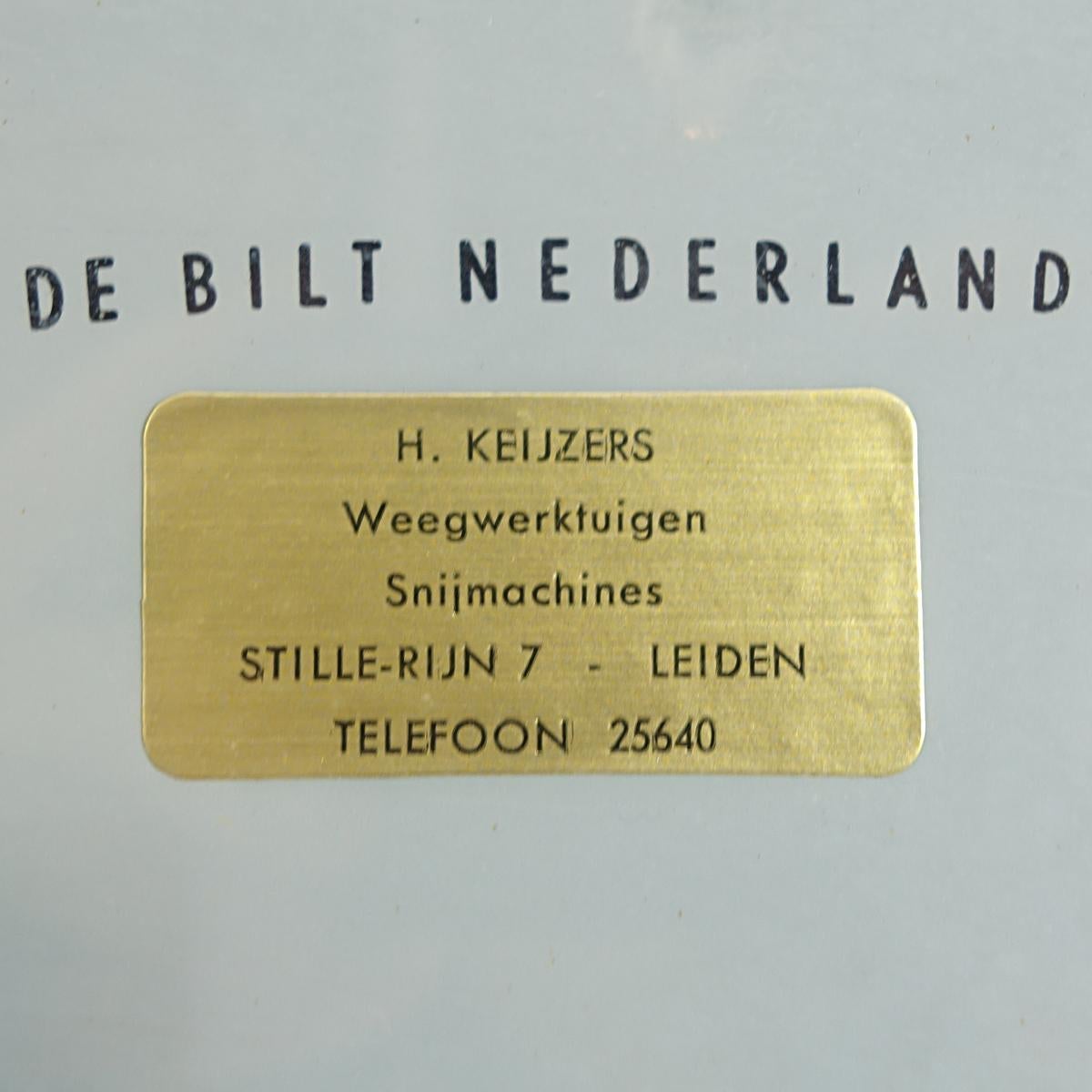 Mid-Century Modern Kitchen Scale by Olland De Bilt Nederland in Gold and Chrome For Sale 9