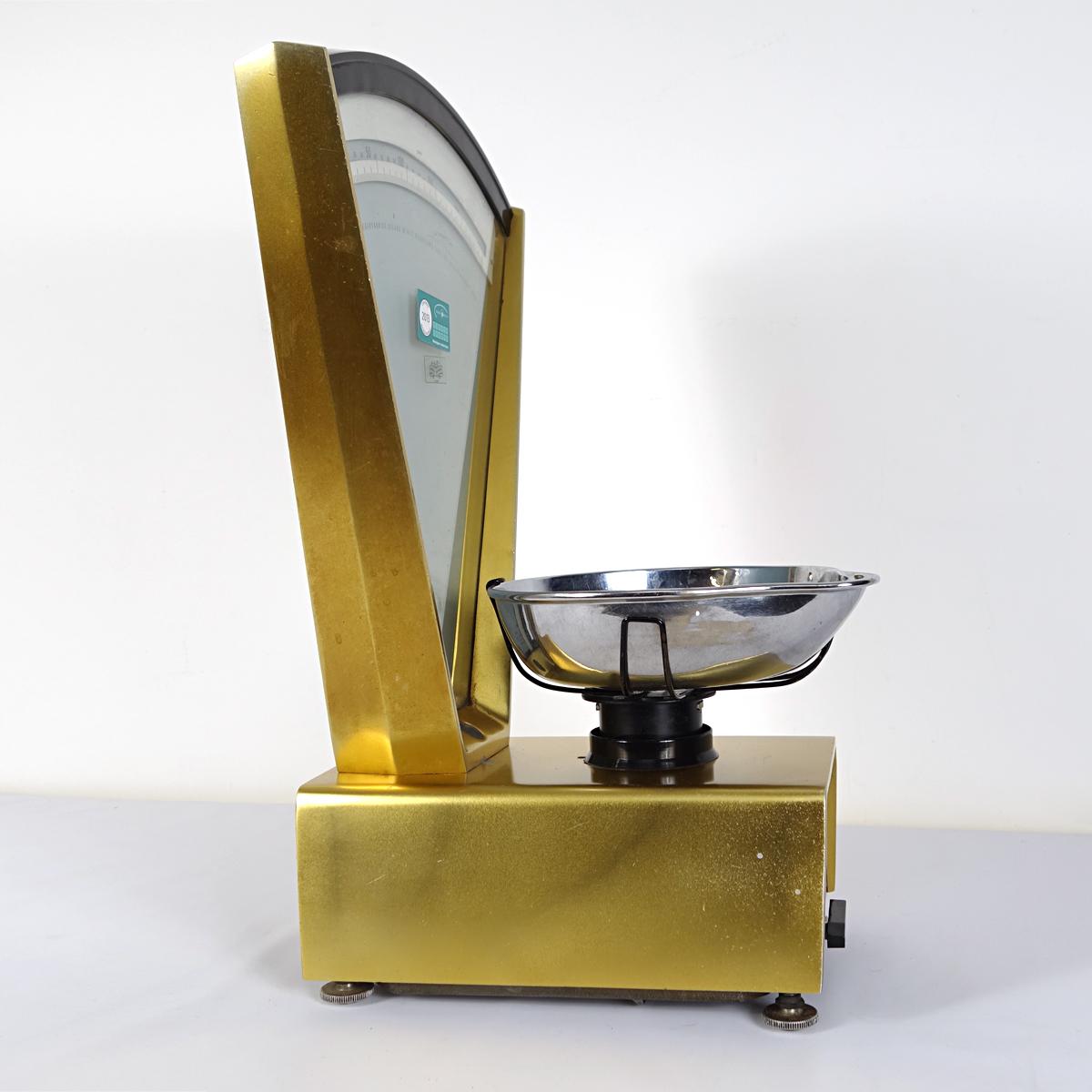 Steel Mid-Century Modern Kitchen Scale by Olland De Bilt Nederland in Gold and Chrome For Sale