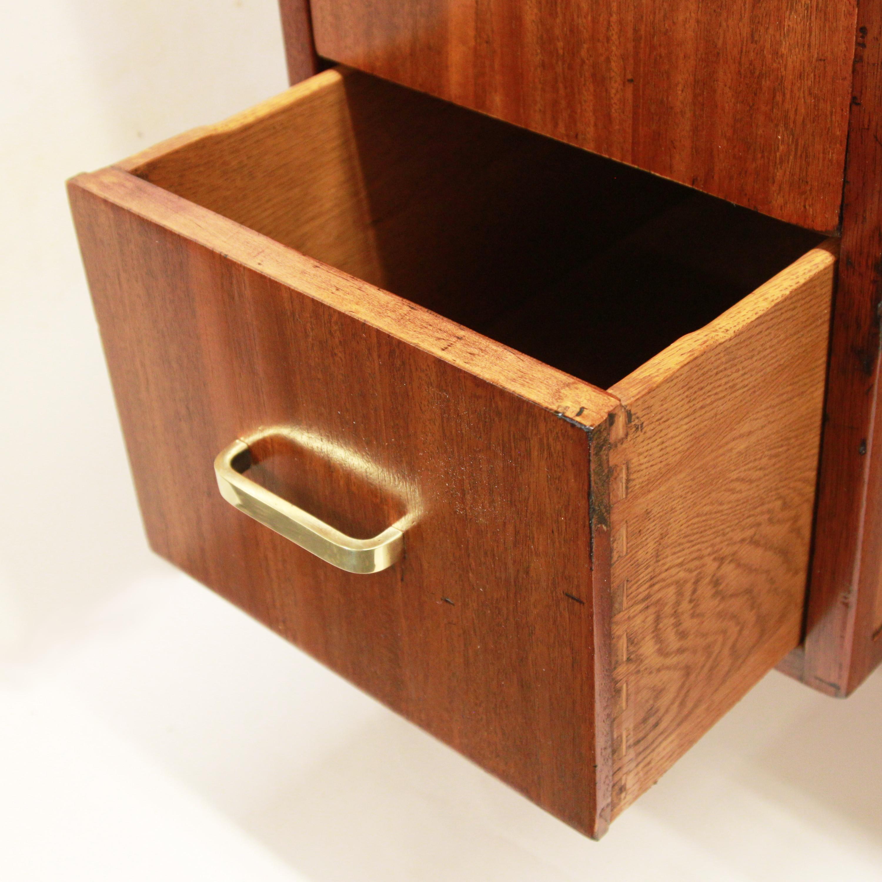 Mid-Century Modern Kneehole Leather-Top Desk by Edward Wormley for Dunbar 3