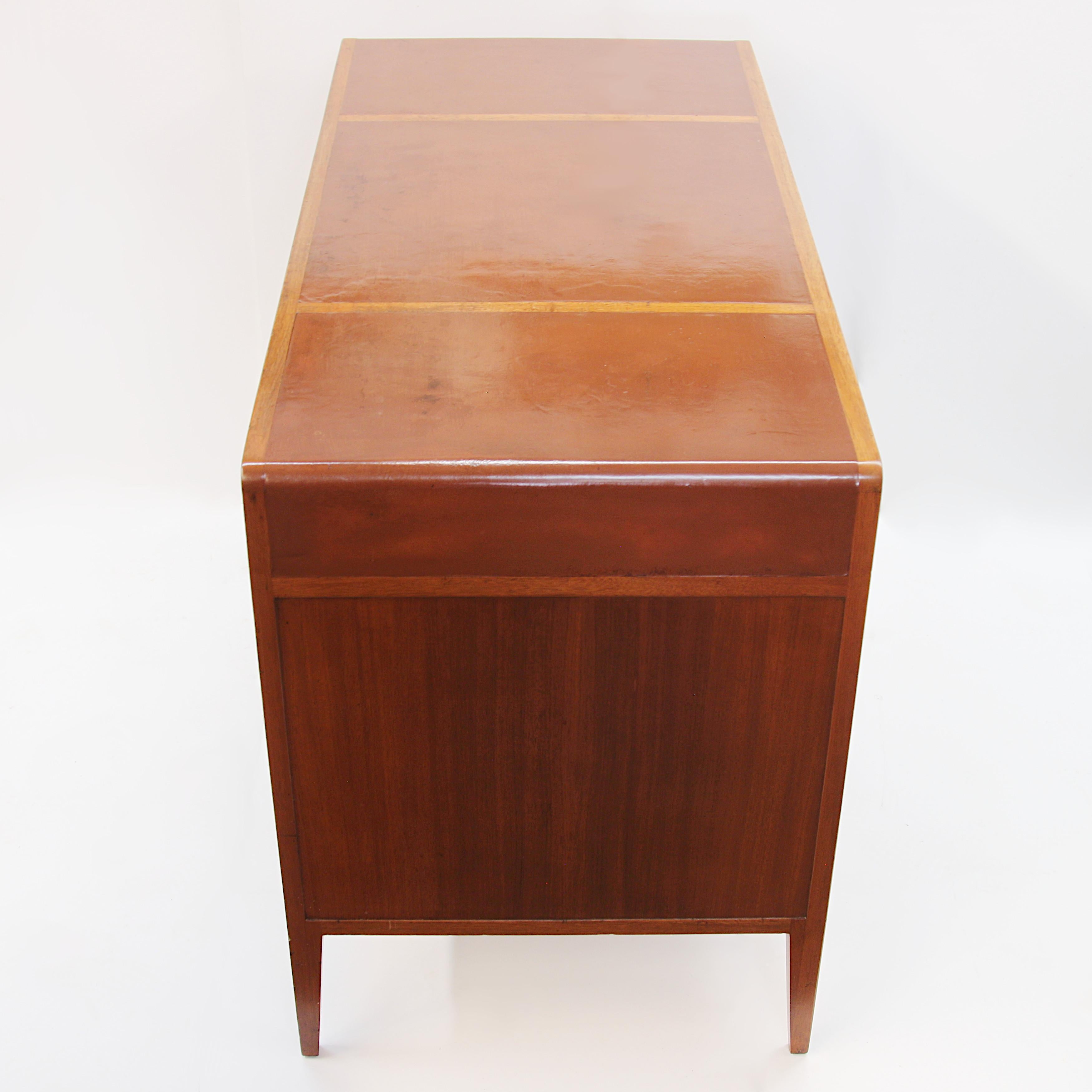Mid-Century Modern Kneehole Leather-Top Desk by Edward Wormley for Dunbar In Good Condition In Lafayette, IN
