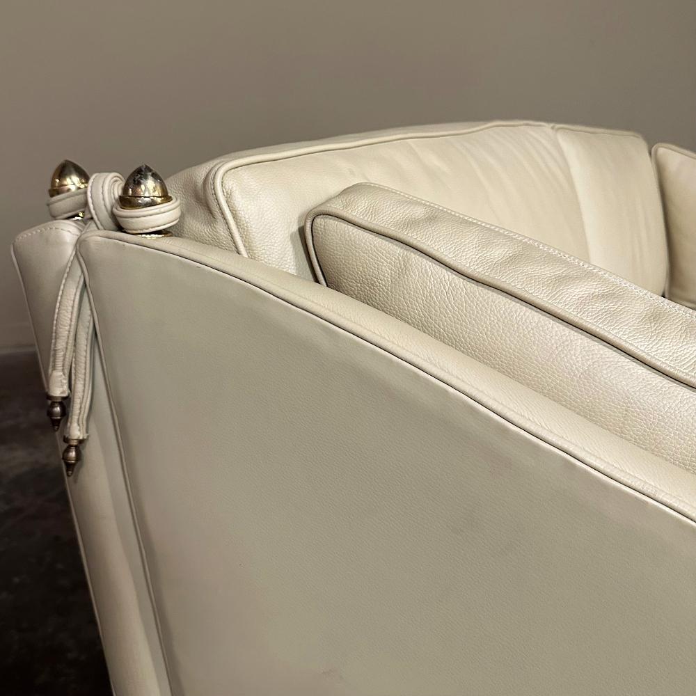 Modernes Knole-Leder-Sofa aus der Jahrhundertmitte im Angebot 6