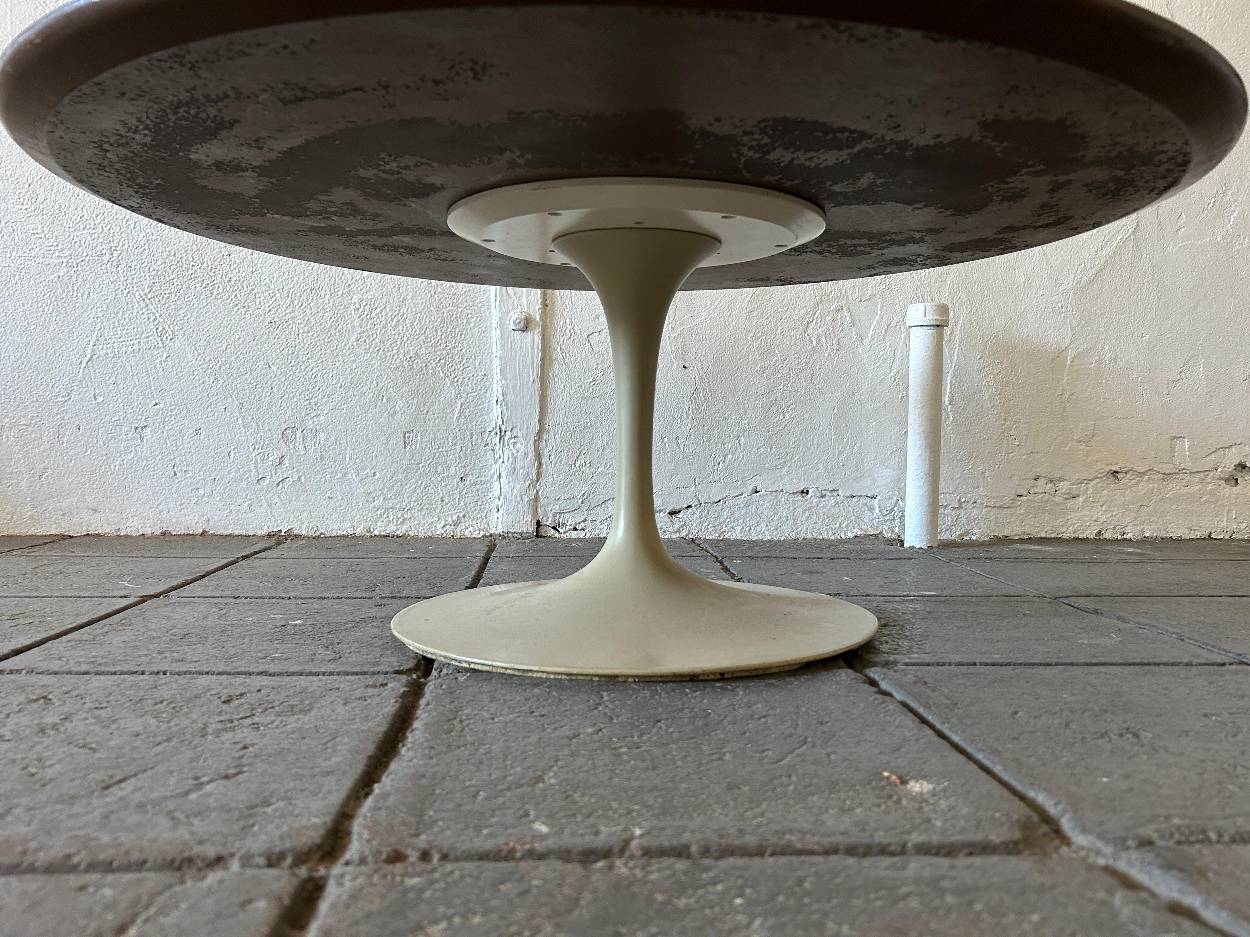 Woodwork Mid-Century Modern Knoll 3’ Round Tulip Coffee Table Walnut by Eero Saarinen For Sale