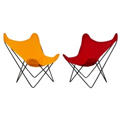 Mitte des Jahrhunderts Modern Knoll Butterfly Paar rot-orangefarbene Eisen-Lounge-Stühle:: 1970er Jahre