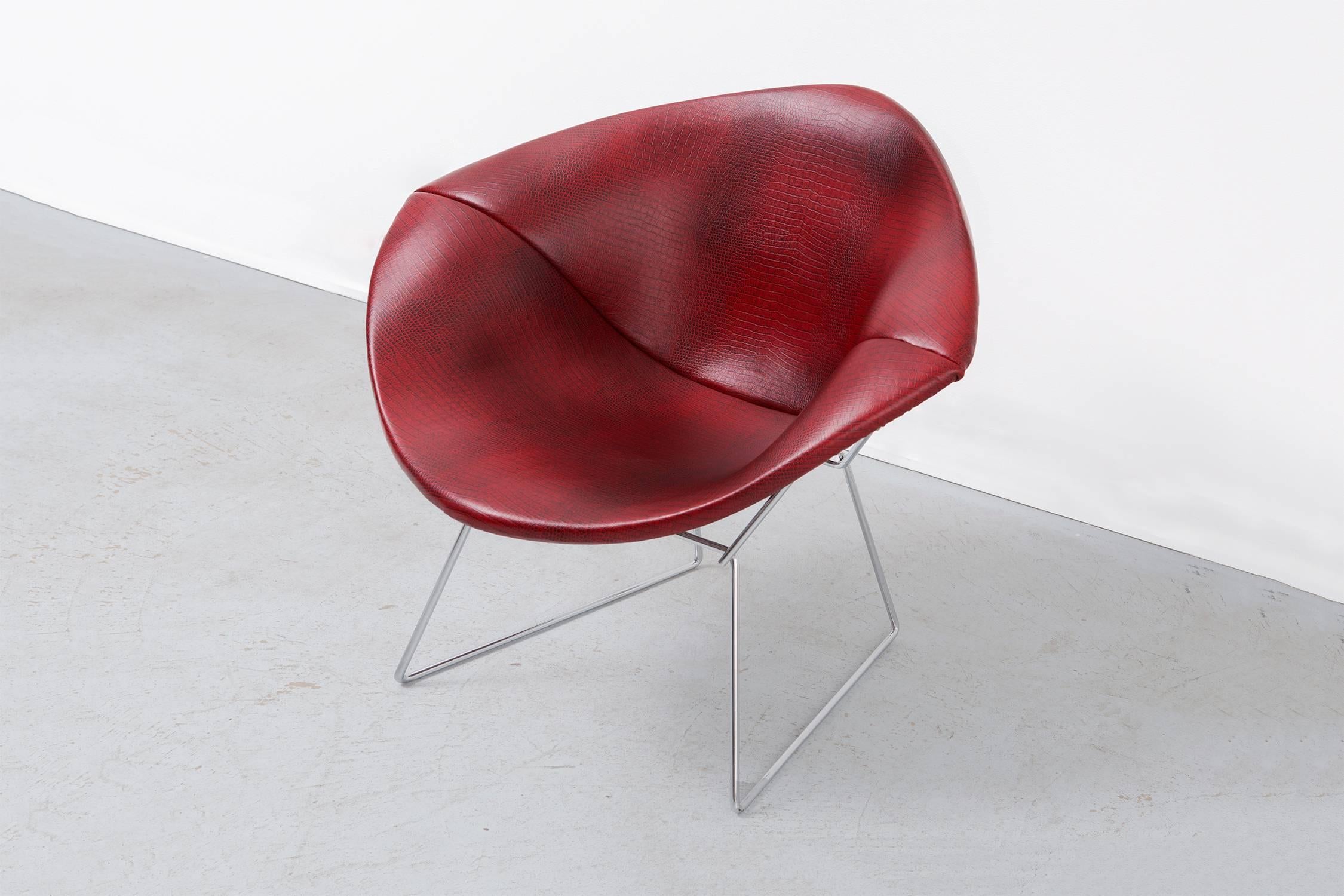 Mid-Century Modern Knoll Diamond Bertoia Chair Reupholstered in Faux Leather For Sale 4