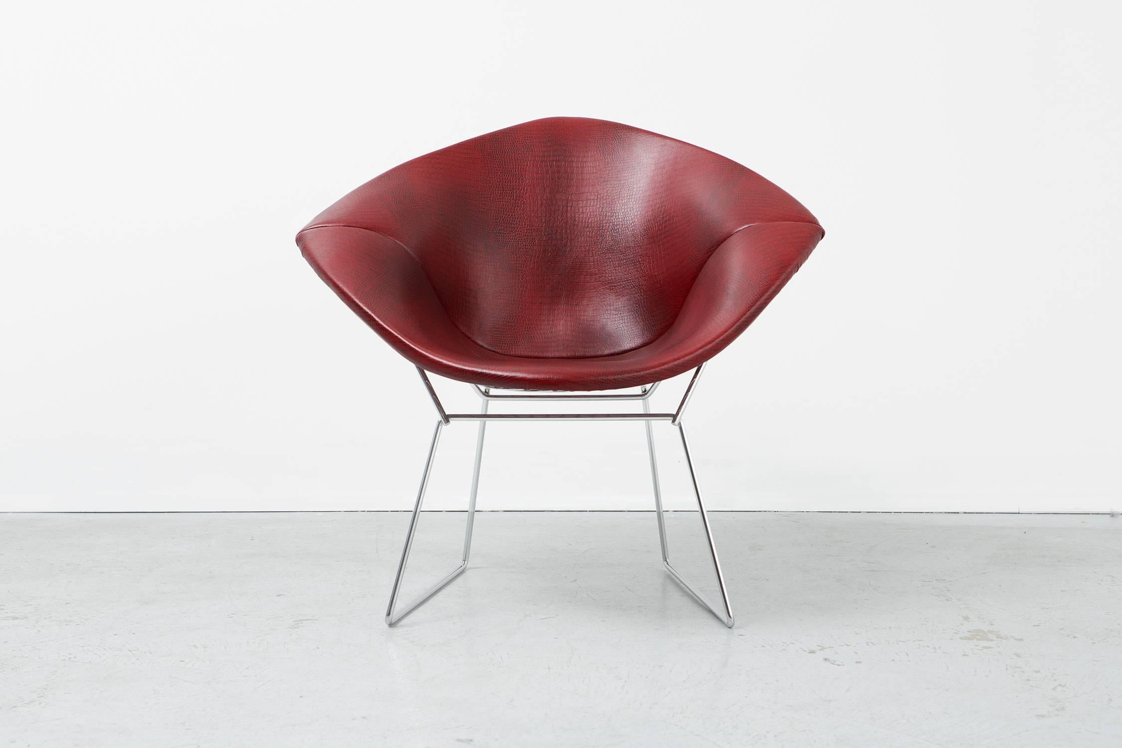 Diamond chair

Designed by Harry Bertoia for Knoll

USA, d 1952 / c 1970s

Reupholstered in faux leather + chrome

30 ⅝