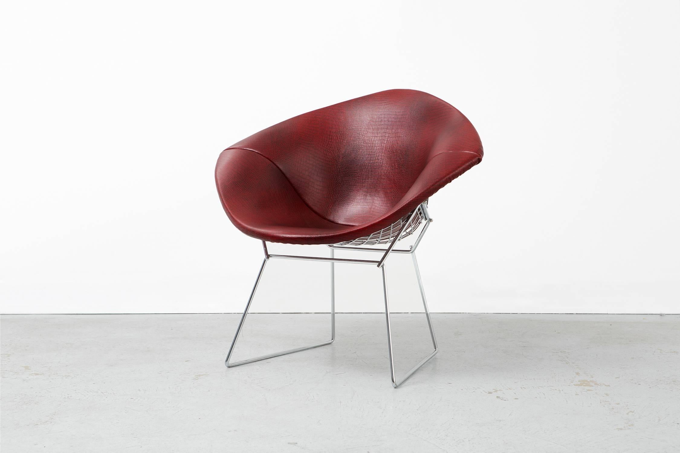American Mid-Century Modern Knoll Diamond Bertoia Chair Reupholstered in Faux Leather For Sale