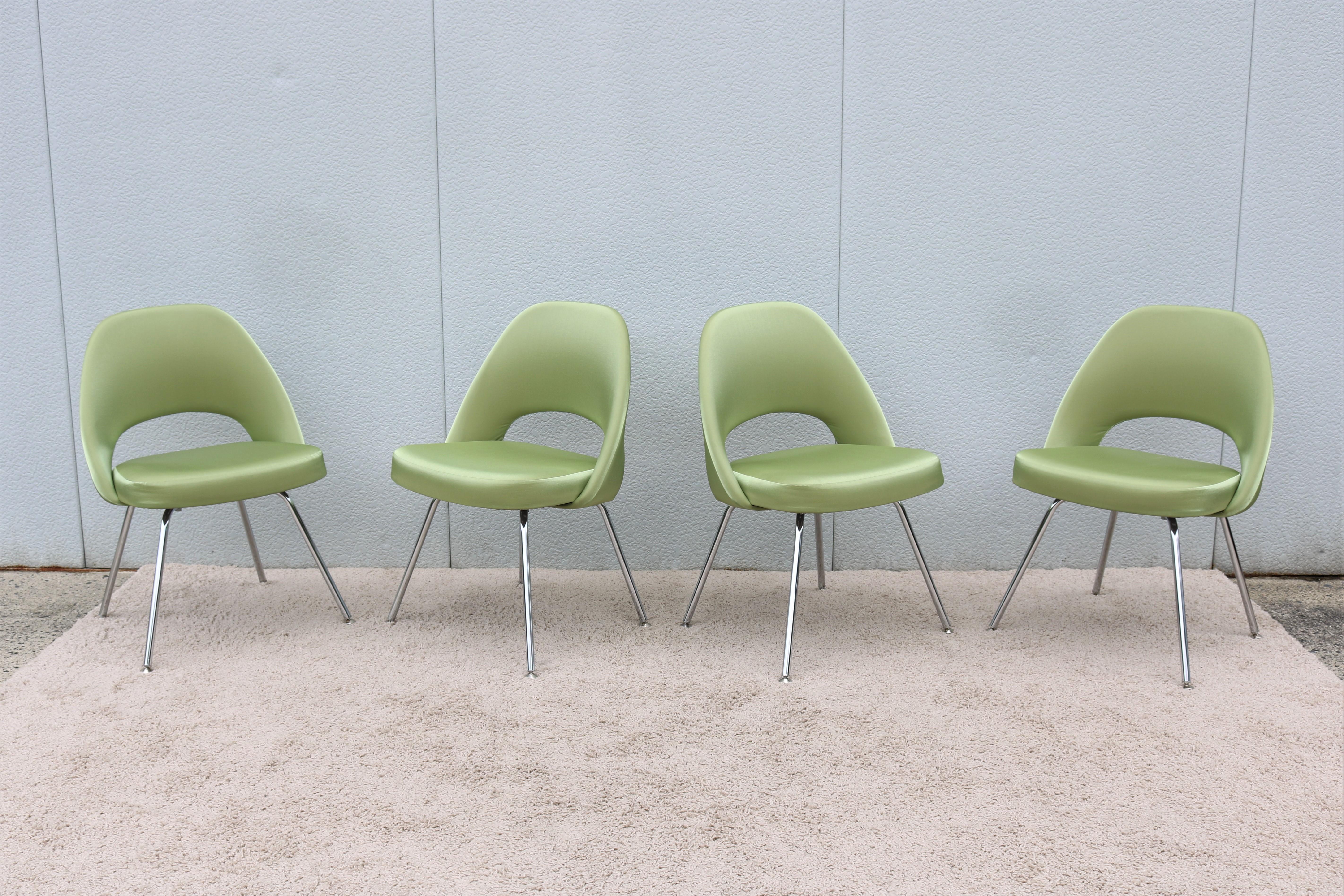 Polished Mid-Century Modern Knoll Eero Saarinen Green Executive Armless Chairs, Set of 4