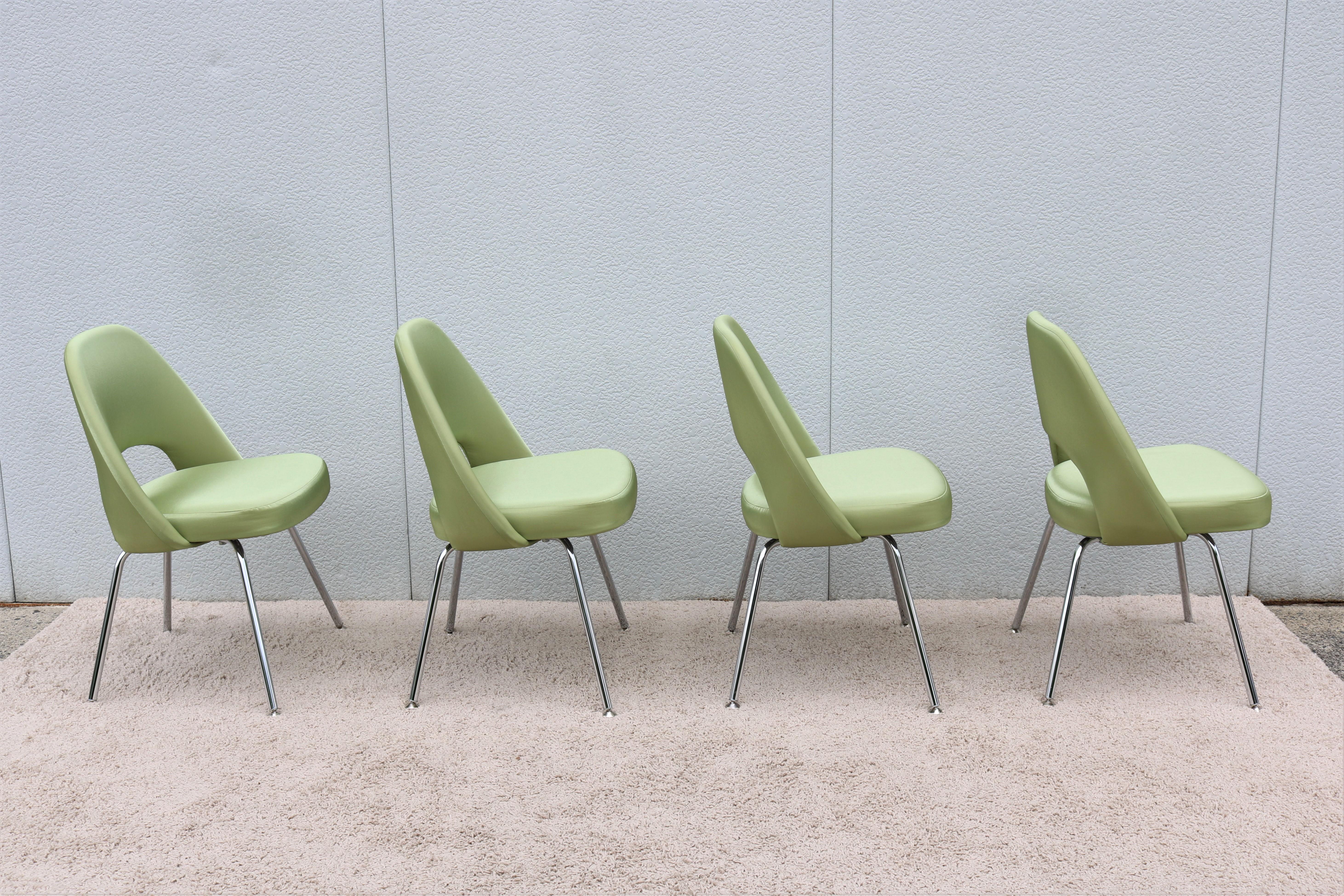 Contemporary Mid-Century Modern Knoll Eero Saarinen Green Executive Armless Chairs, Set of 4