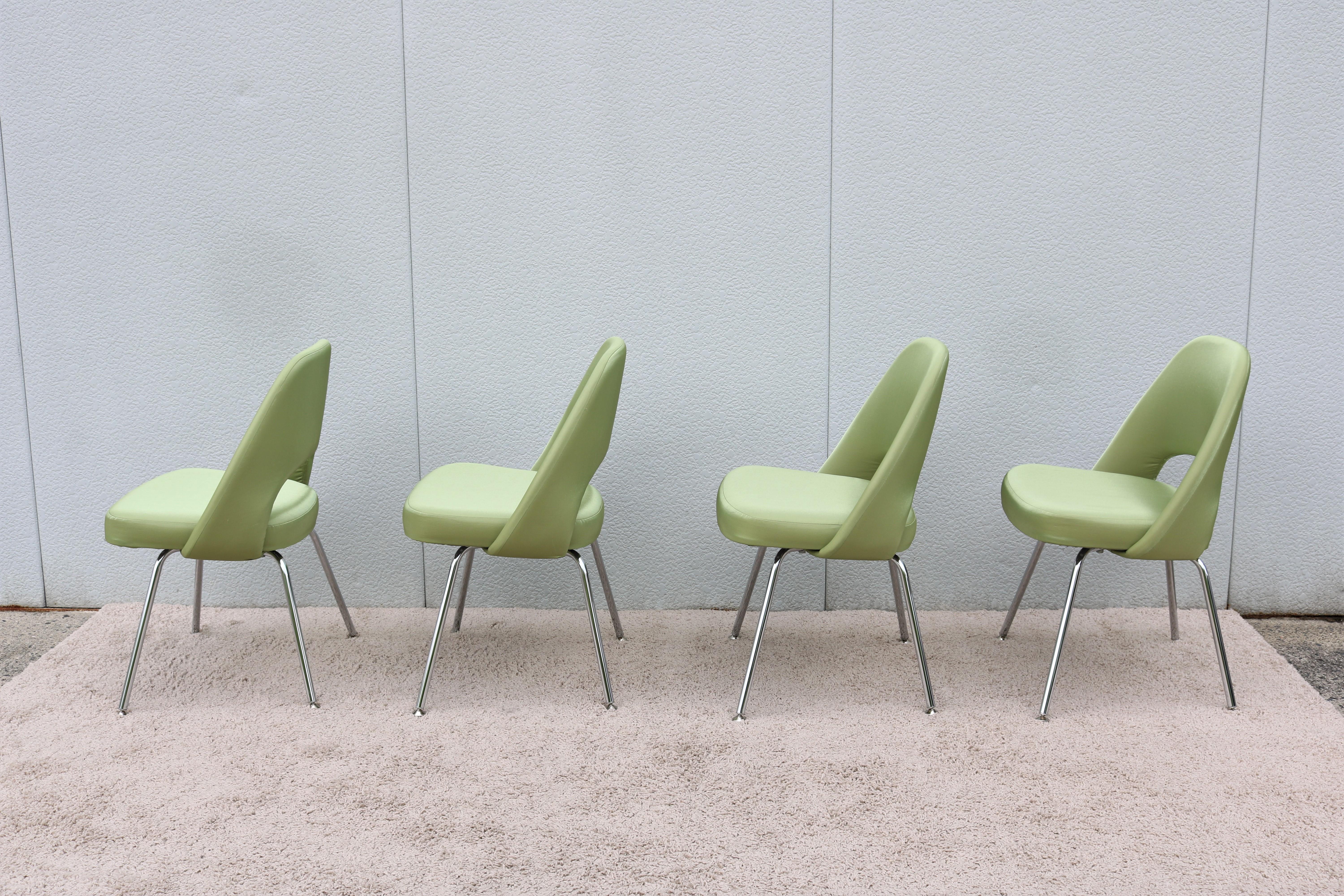 Mid-Century Modern Knoll Eero Saarinen Green Executive Armless Chairs, Set of 4 1