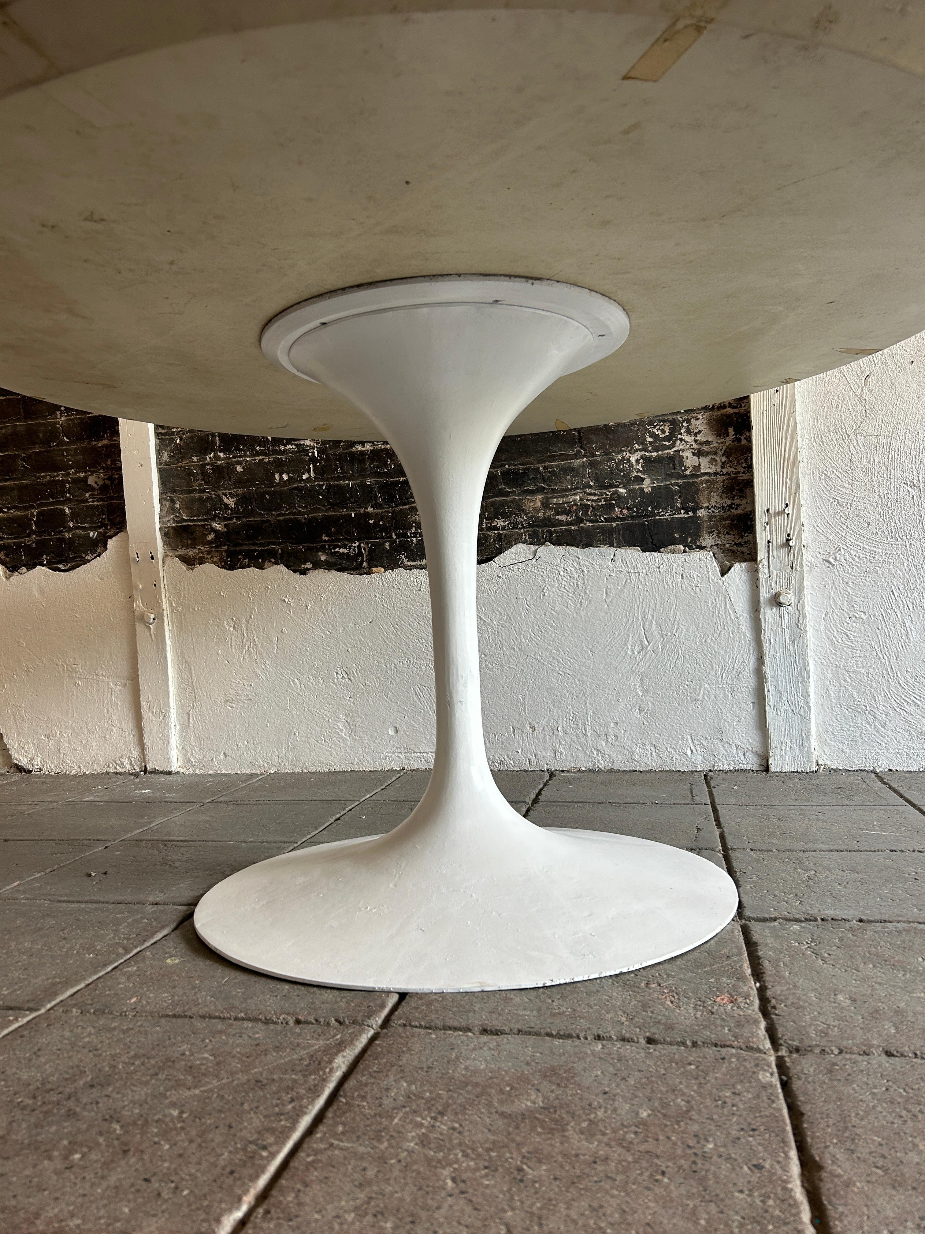 Mid-Century Modern Knoll Laminate Tulip Dining Table by Eero Saarinen 1