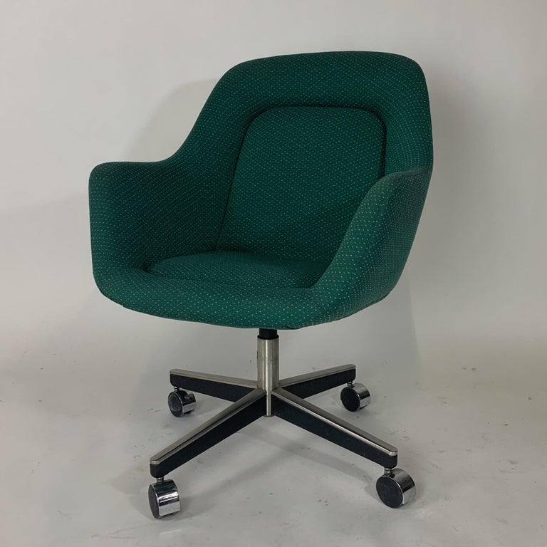 Mid Century Modern Knoll Max Pearson Executive Swivel Desk Chairs