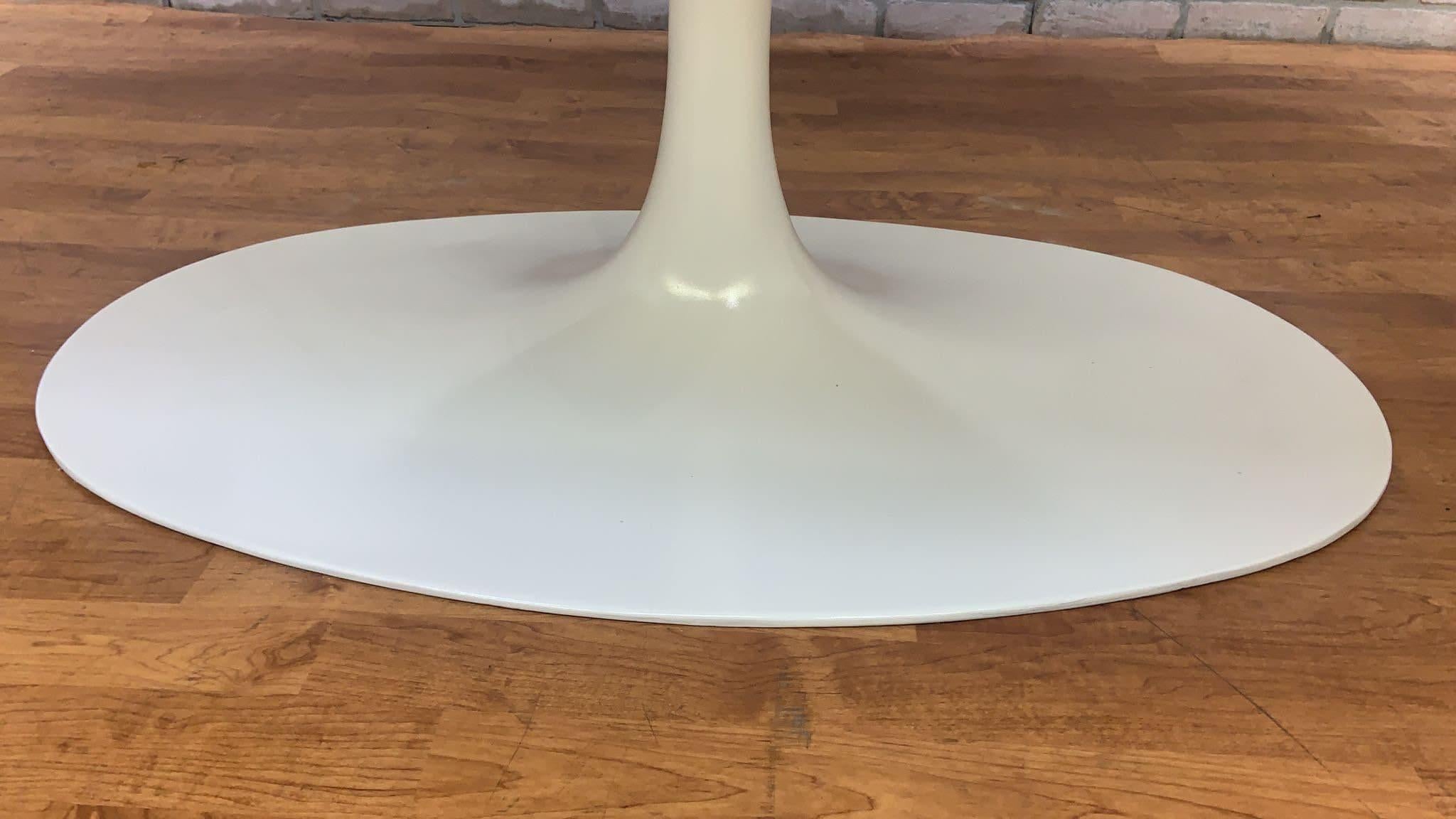 Contemporary Mid-Century Modern Knoll Oval Marble Top Tulip Dining Table