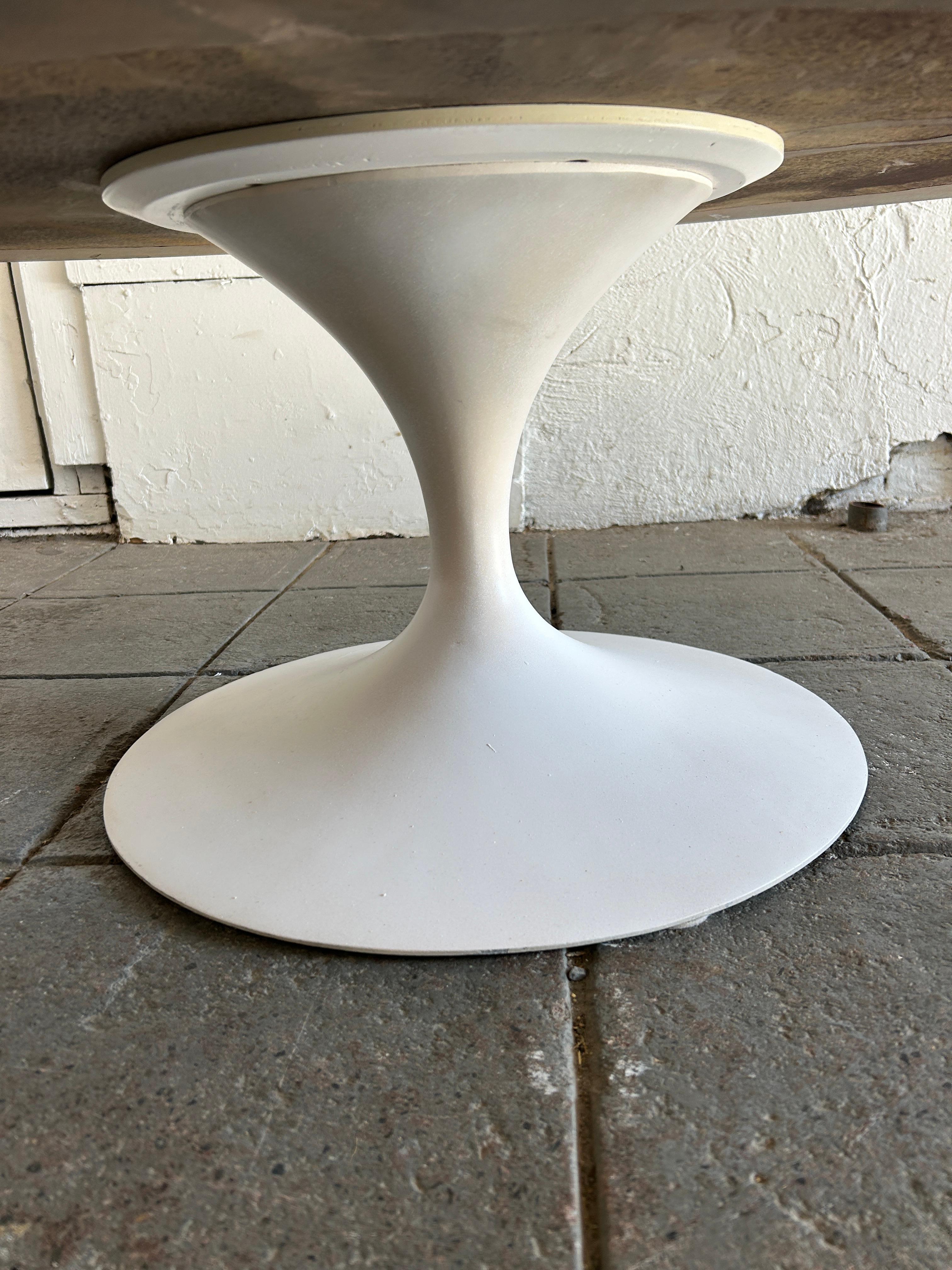 Steel Mid-Century Modern Knoll oval Tulip Coffee Table white laminate by Eero Saarinen For Sale