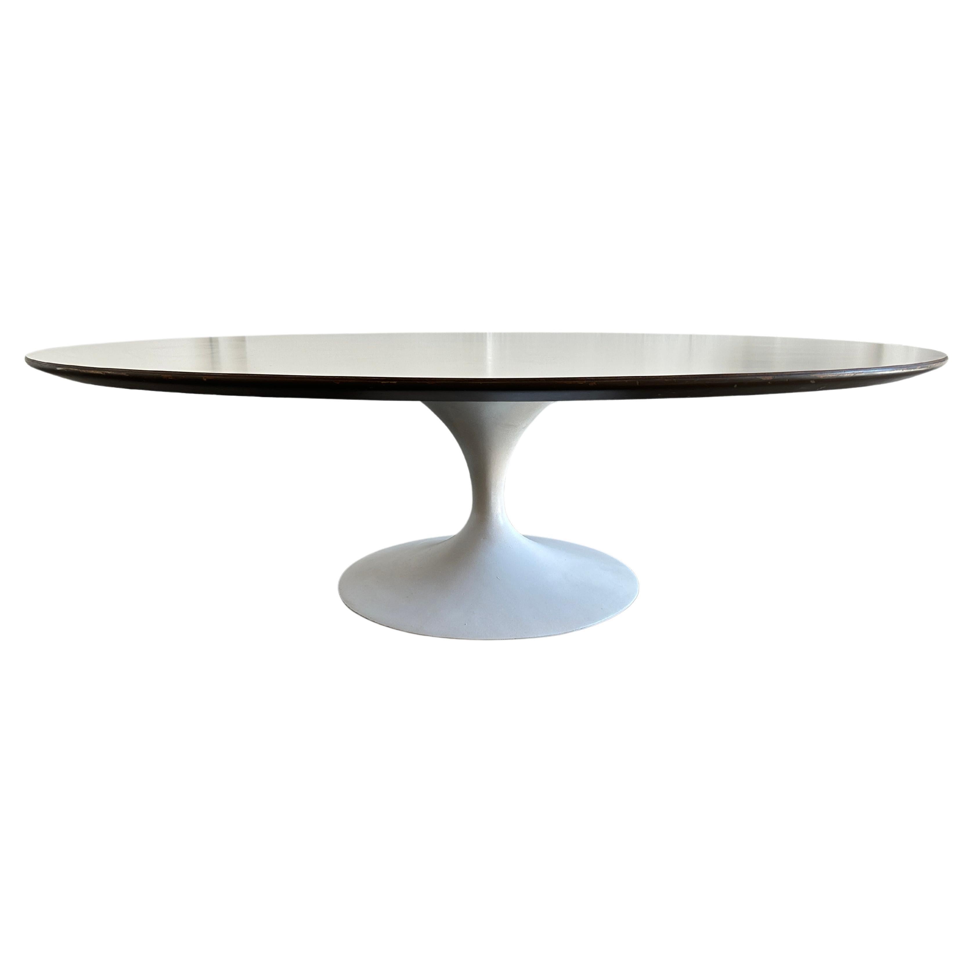 Mid-Century Modern Knoll oval Tulip Coffee Table white laminate by Eero Saarinen For Sale