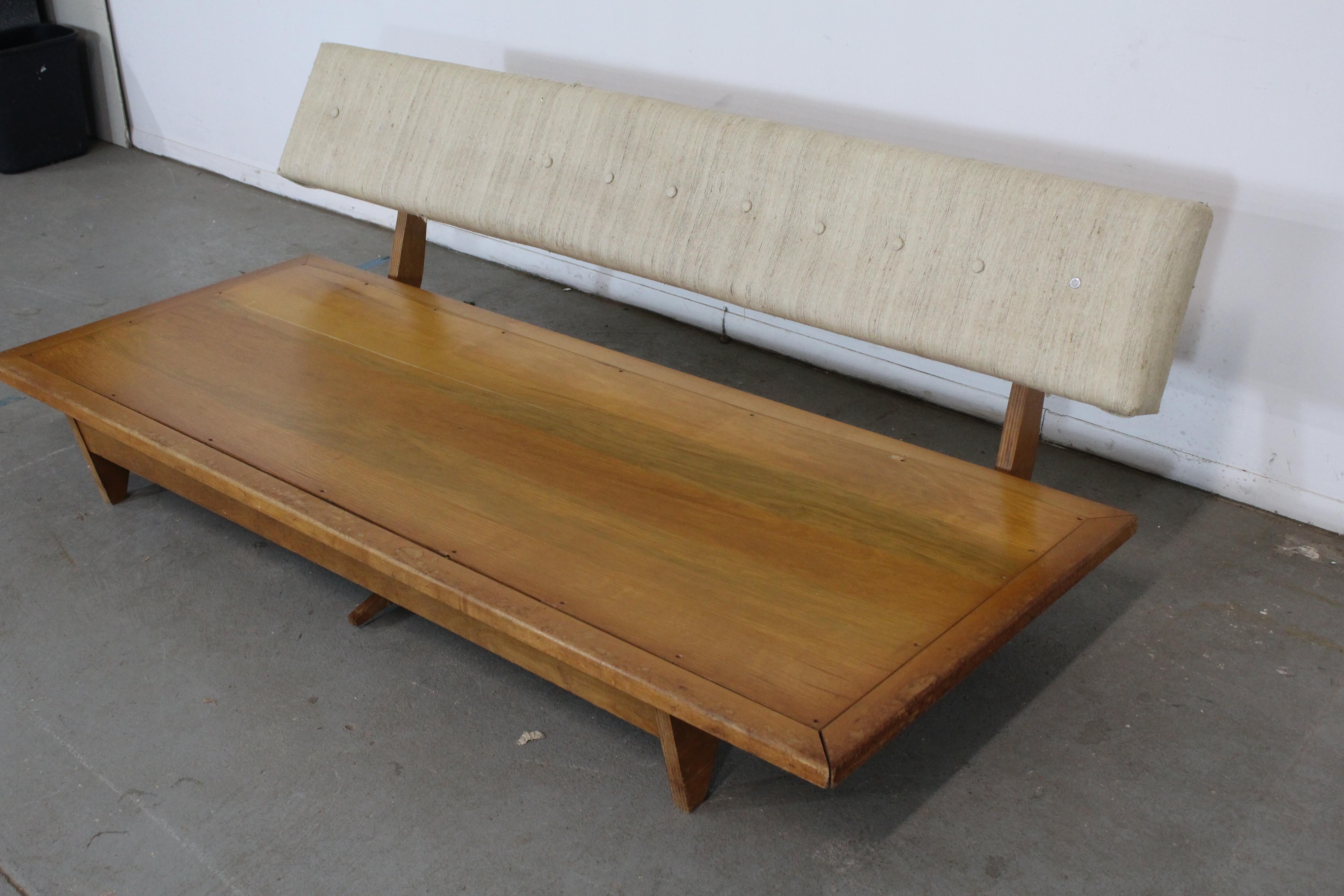 Mid-Century Modern Knoll Richard Stein Daybed/Sofa In Fair Condition For Sale In Wilmington, DE