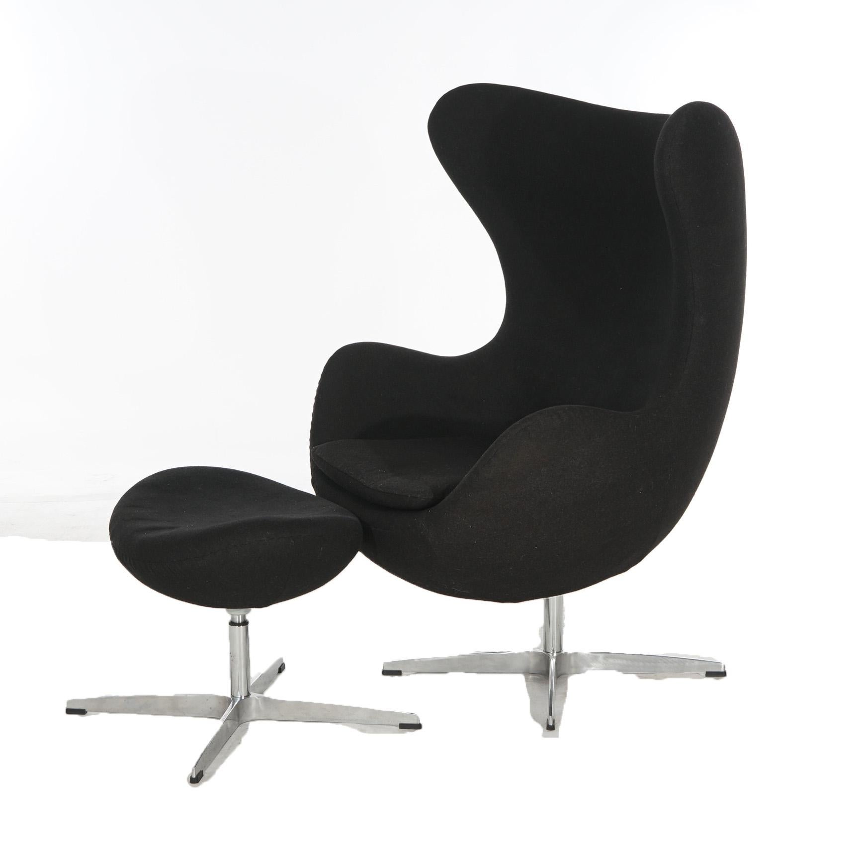 20th Century Mid Century Modern Knoll School Black Swivel Womb Chair & Ottoman, 20th C For Sale