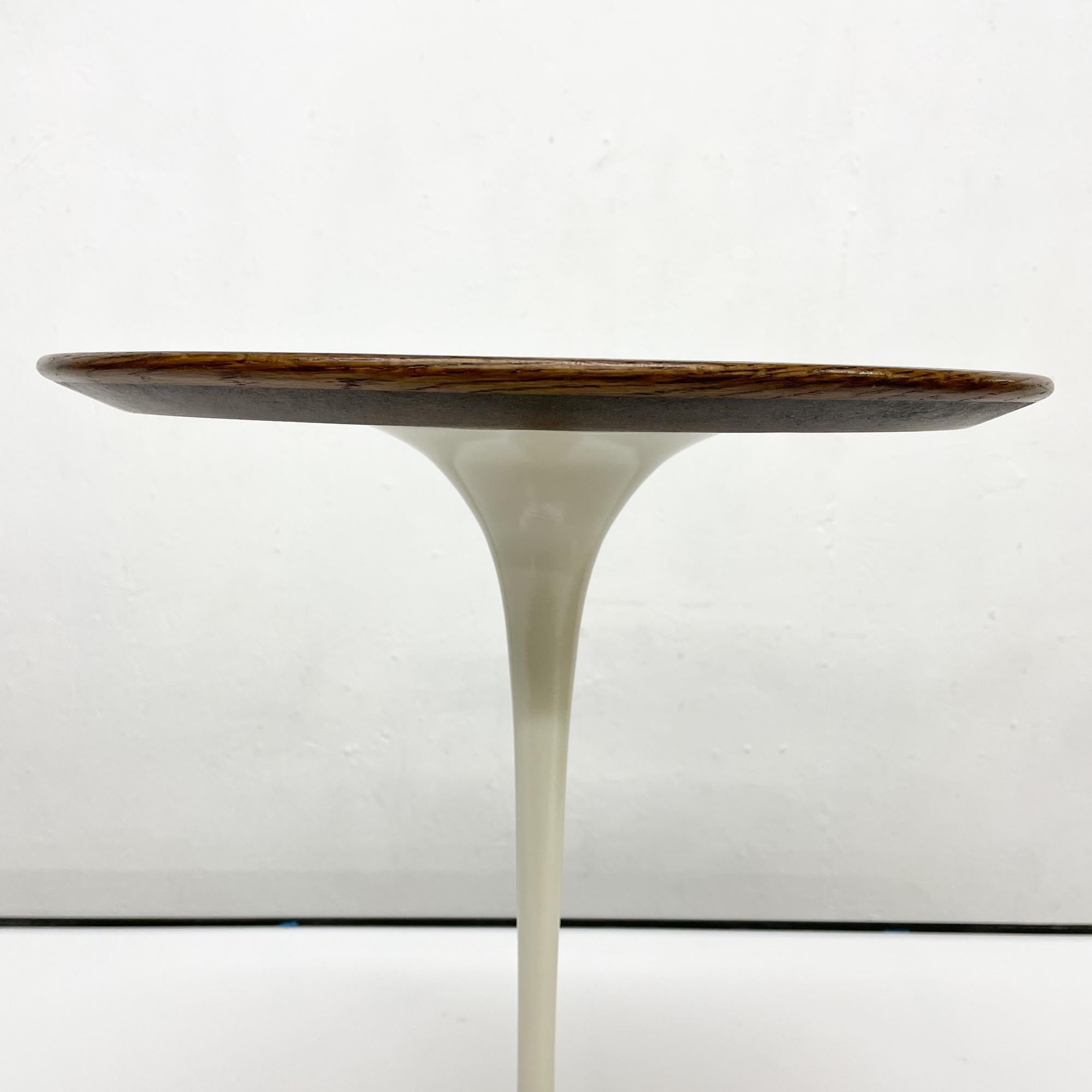 American Mid-Century Modern Knoll Side Tulip Table Saarinen Off White and Oak Wood