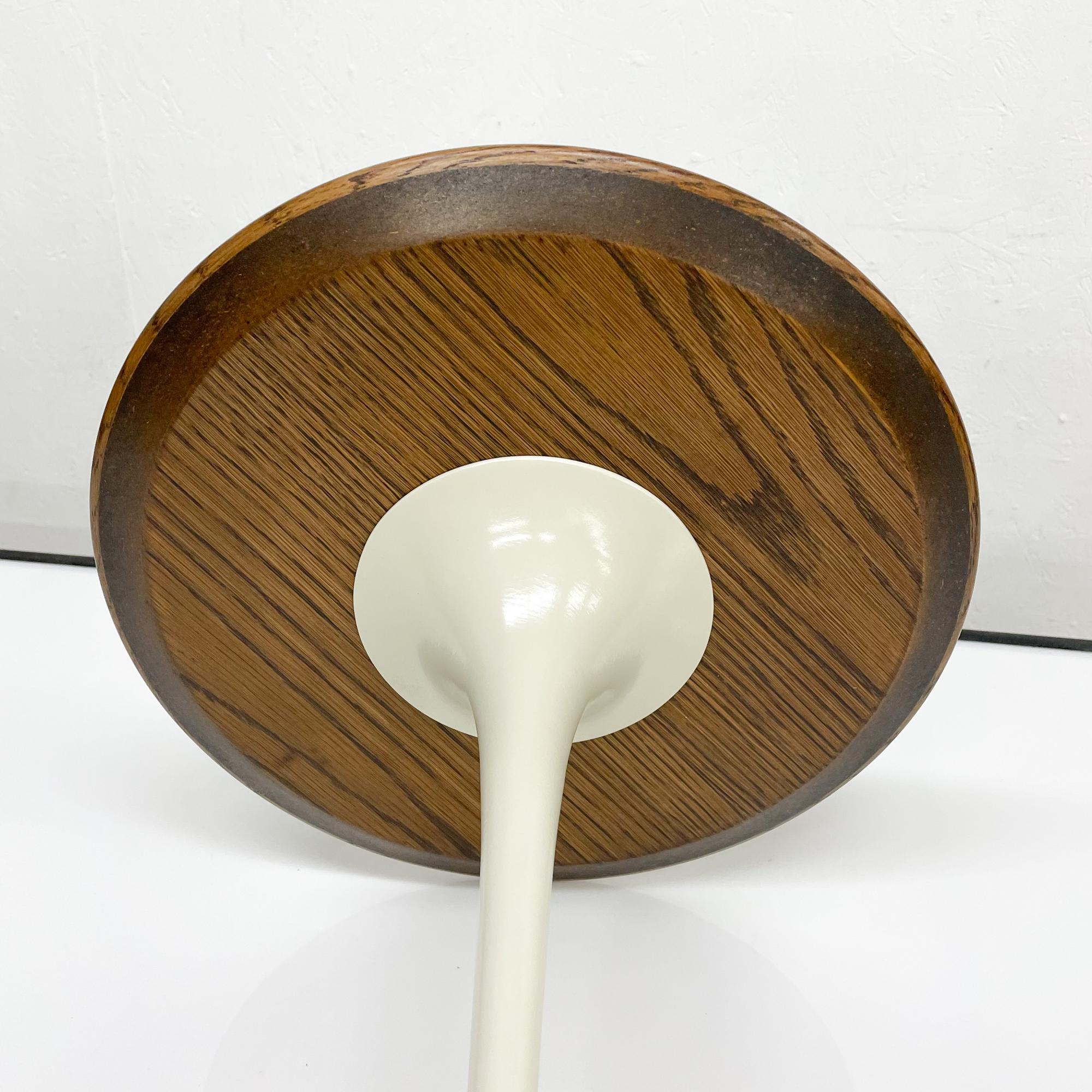 Mid-Century Modern Knoll Side Tulip Table Saarinen Off White and Oak Wood 1