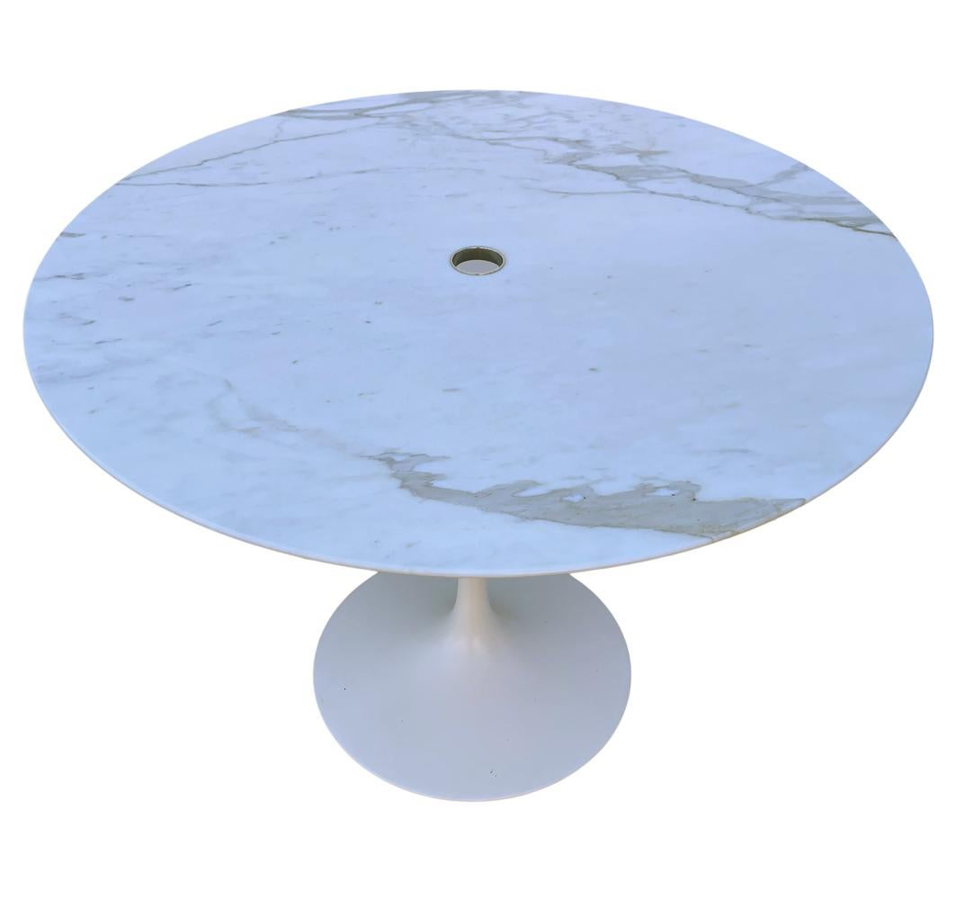 Mid-Century Modern Mid Century Modern Knoll Tulip Dining/Conference Table or Desk in White Marble  For Sale