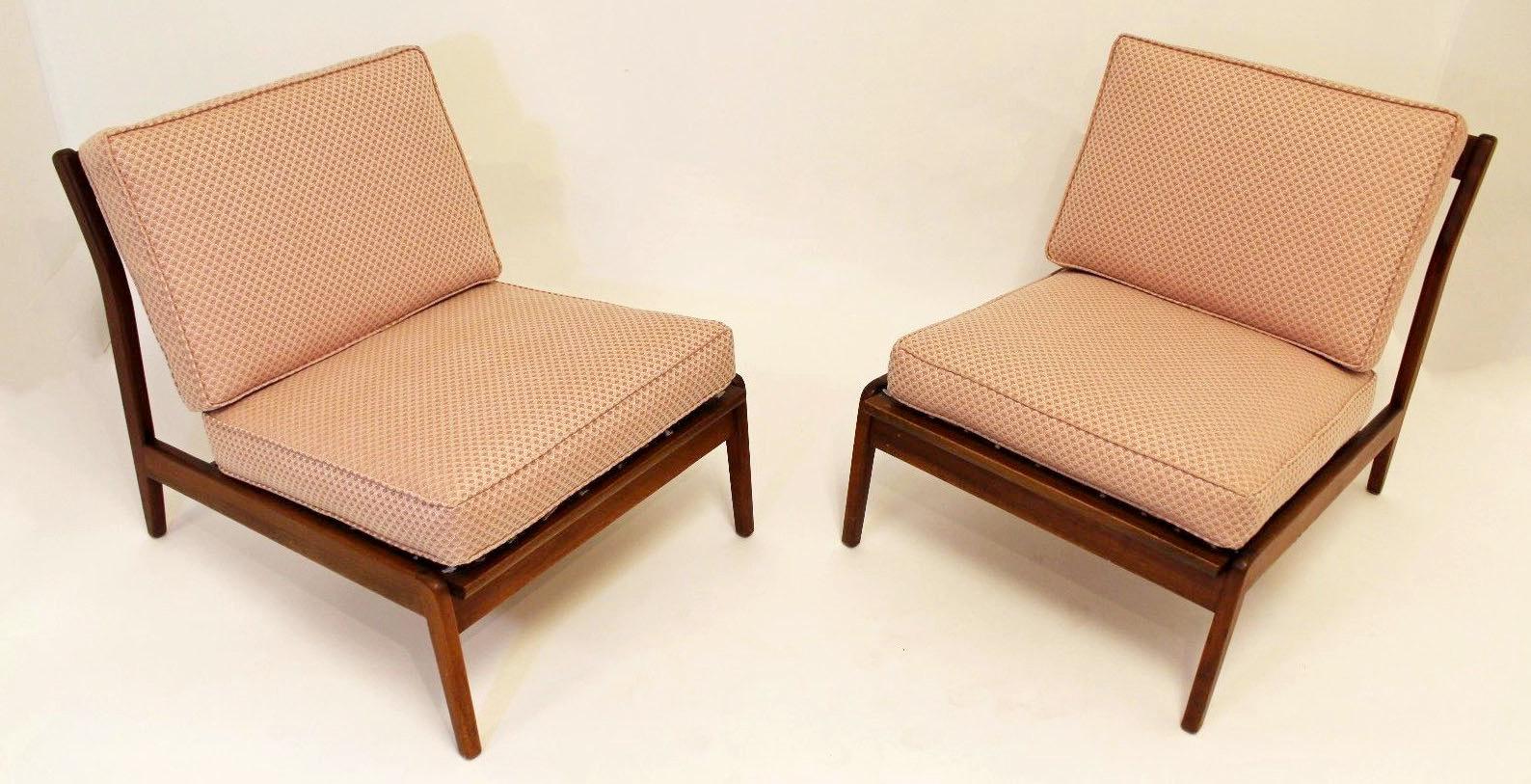 Mid-Century Modern Kofod Larsen Style Pair of Lounge Slipper Chairs, 1950s In Good Condition In Keego Harbor, MI