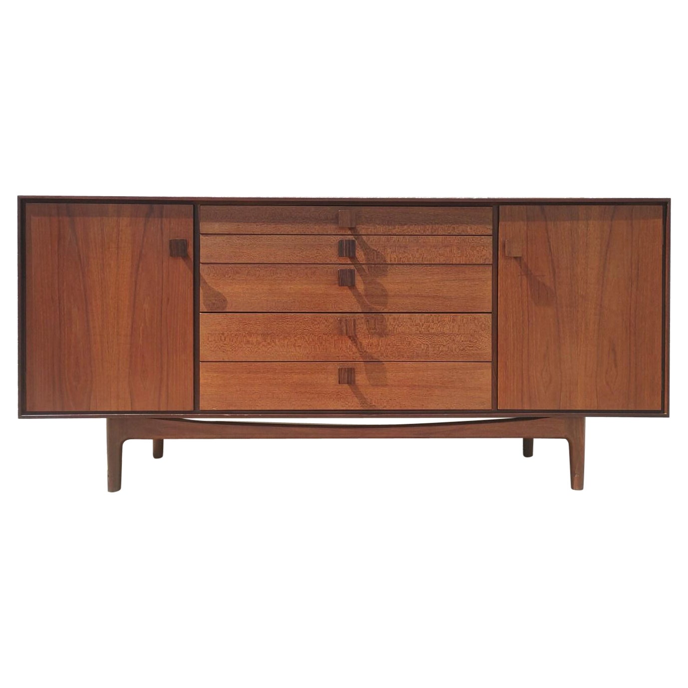 Kofod Larsen Teakholz-Sideboard, Moderne der Mitte des Jahrhunderts