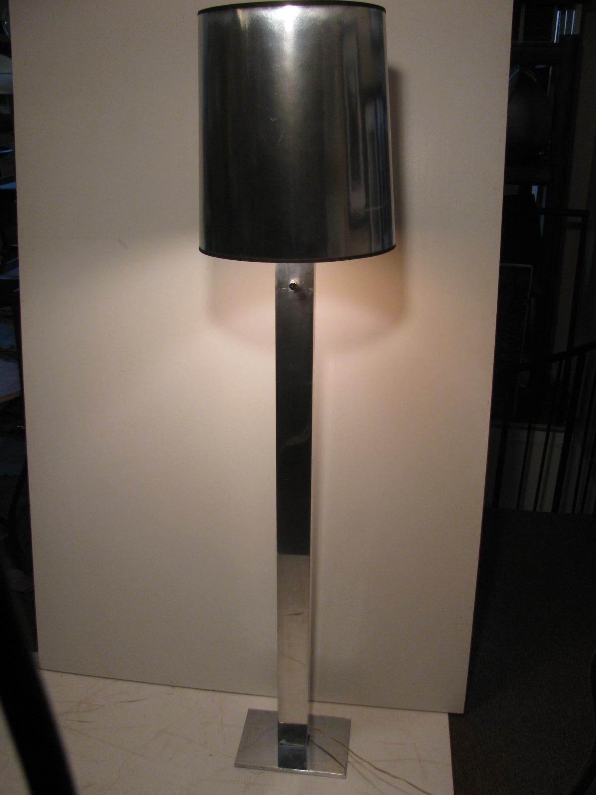 Moderne Kovacs Chrom-Stehlampe mit Schirm aus der Mitte des Jahrhunderts im Angebot 2