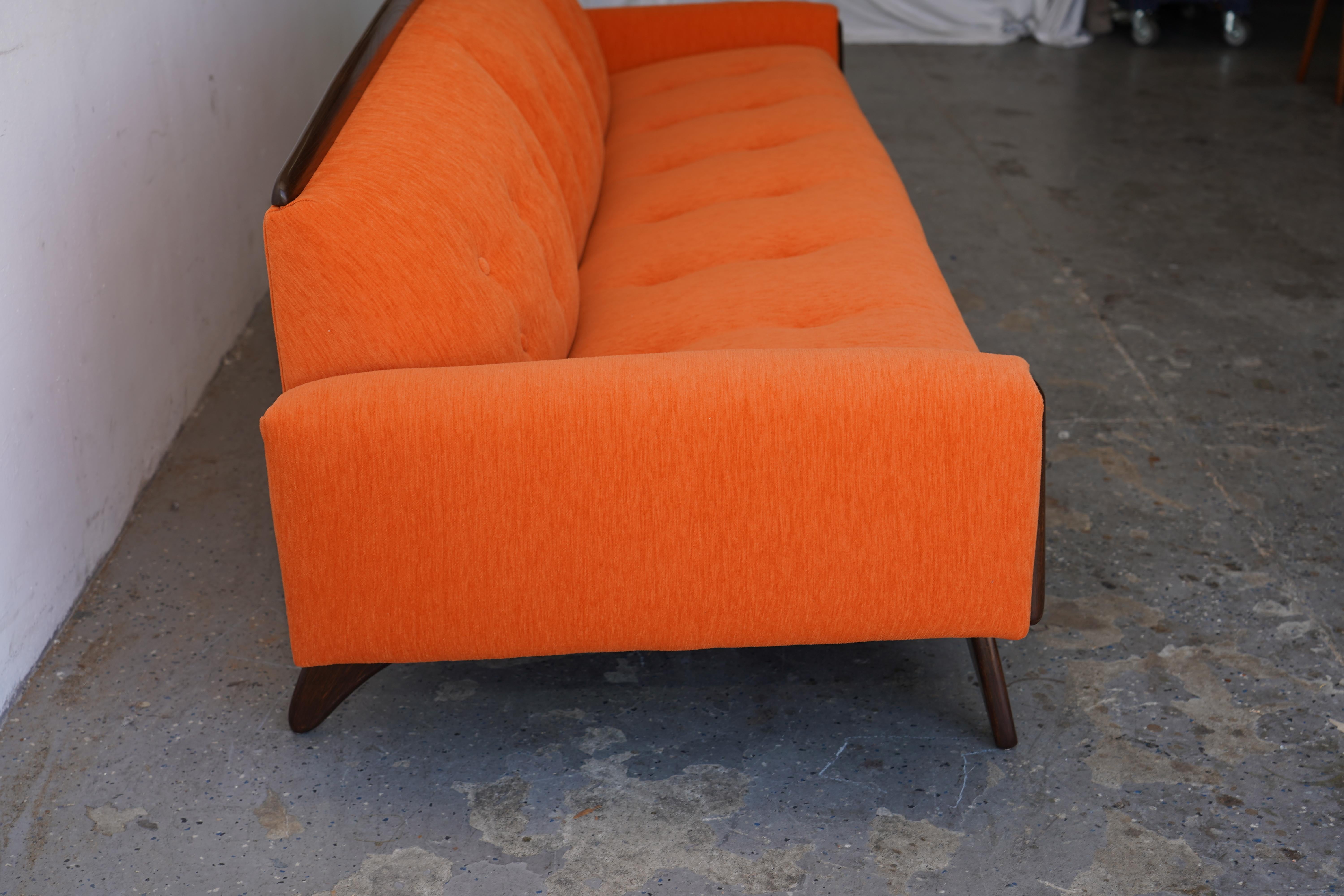 Walnut Mid Century Modern Kroehler Gondola sofa style of Adrian Pearsall Kagan