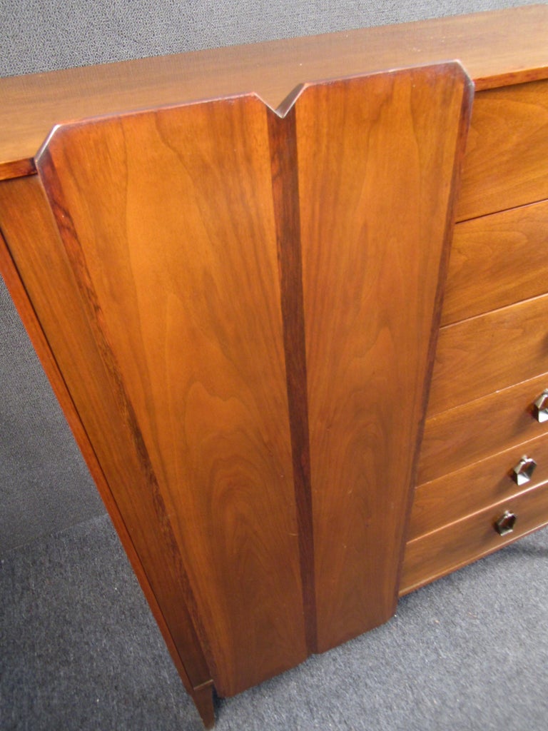 MidCentury Modern Kroehler Highboy Dresser For Sale at 1stDibs