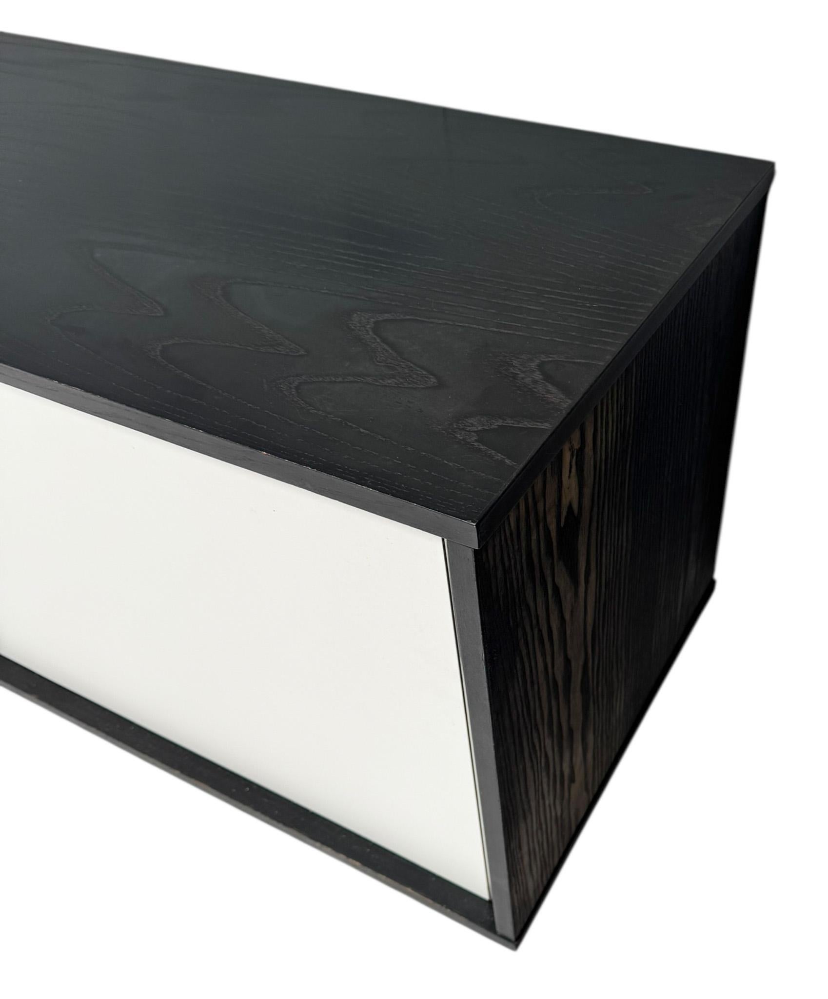 Mid-Century Modern KW26 Floating Sideboard by Martin Visser for 't Spectrum For Sale 5