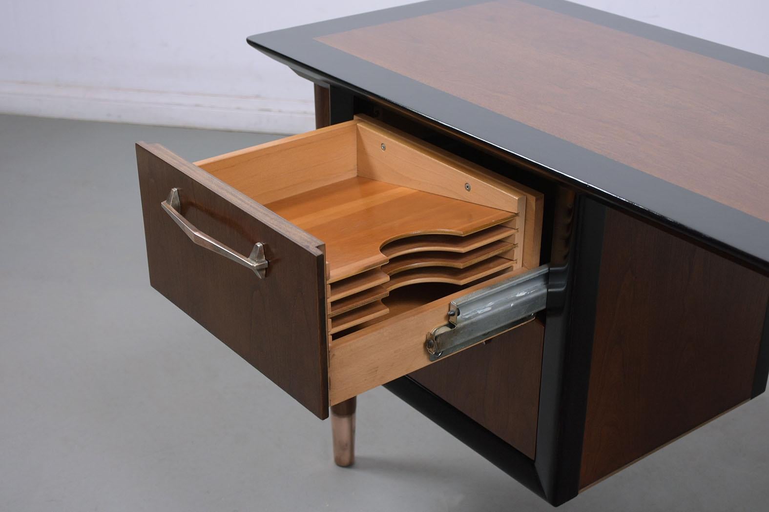 Mid-20th Century Mid-Century Modern L-Shape Executive Desk