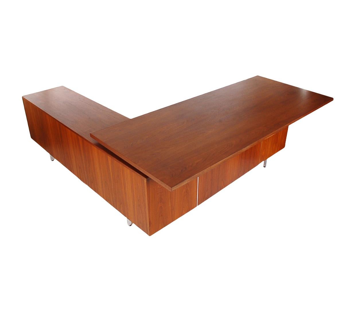 American Mid-Century Modern L-Shaped Executive Desk by George Nelson for Herman Miller