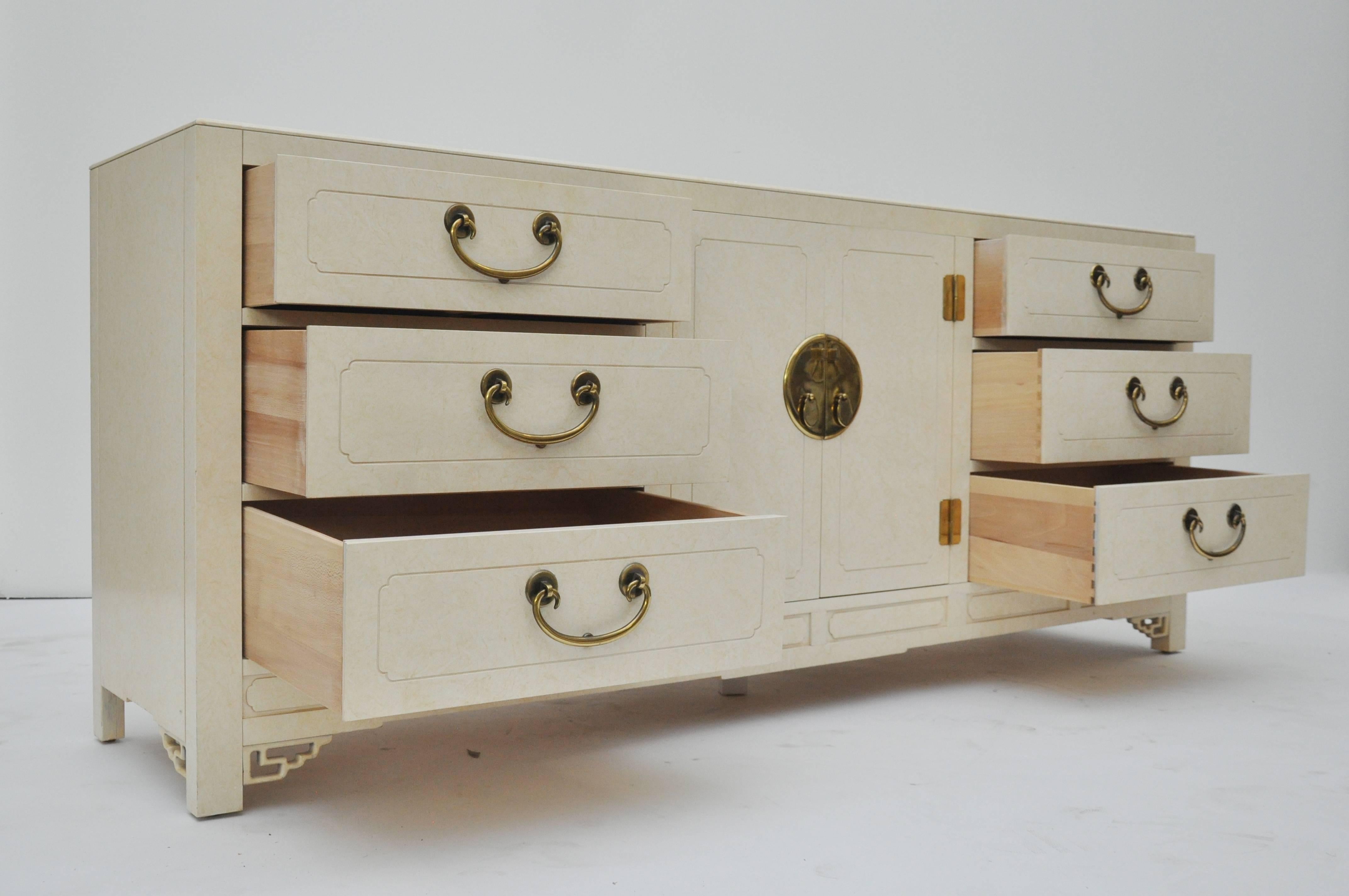 Mid-Century Modern Lacquered Dresser 1
