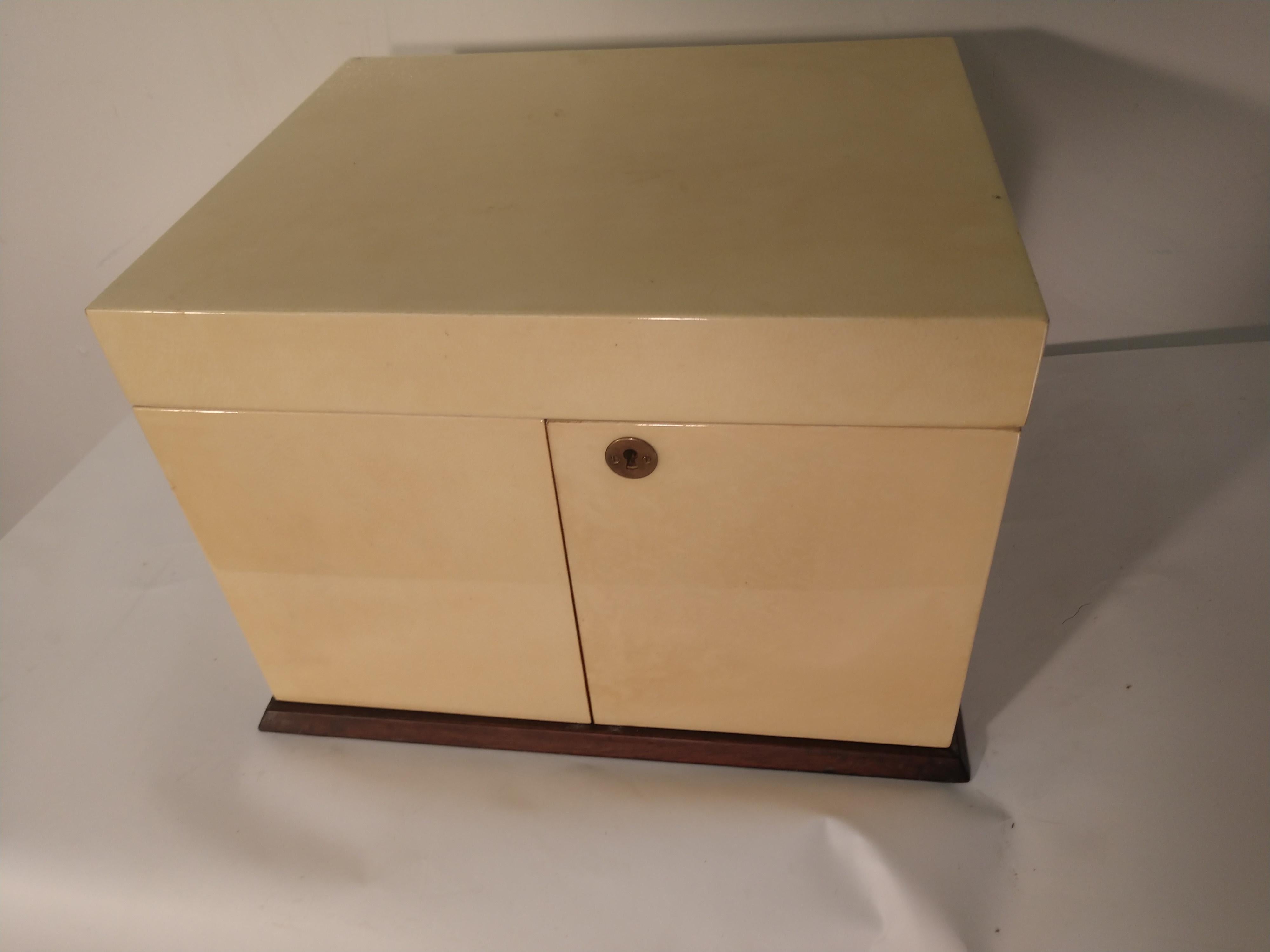 Italian Mid-Century Modern Lacquered Goatskin Humidor by Aldo Tura