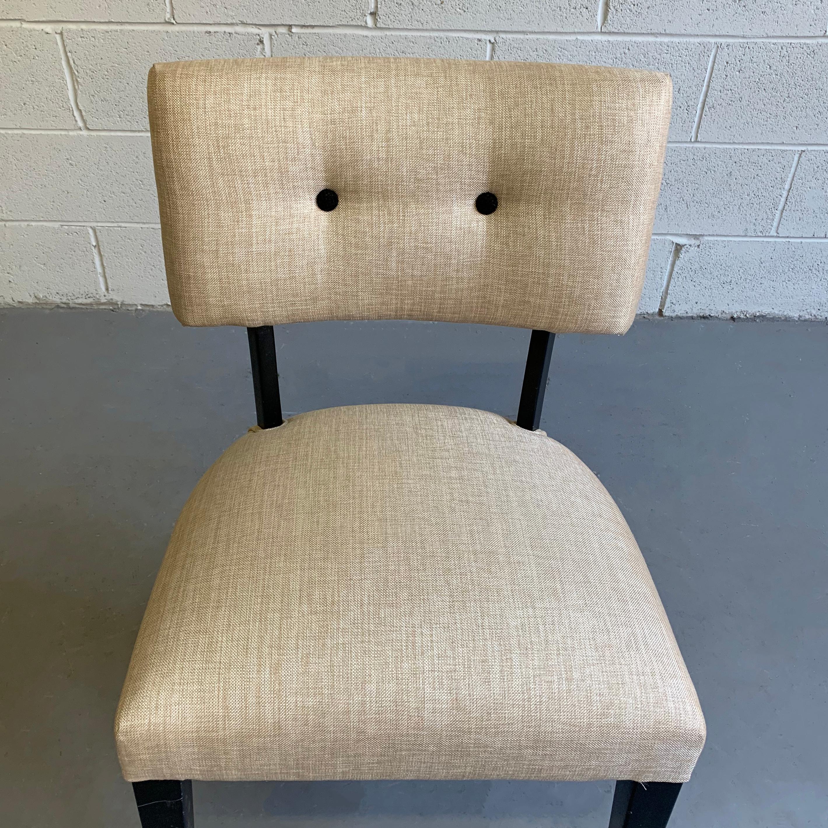 Mid-Century Modern Lacquered Maple Slipper Side Chair For Sale 1