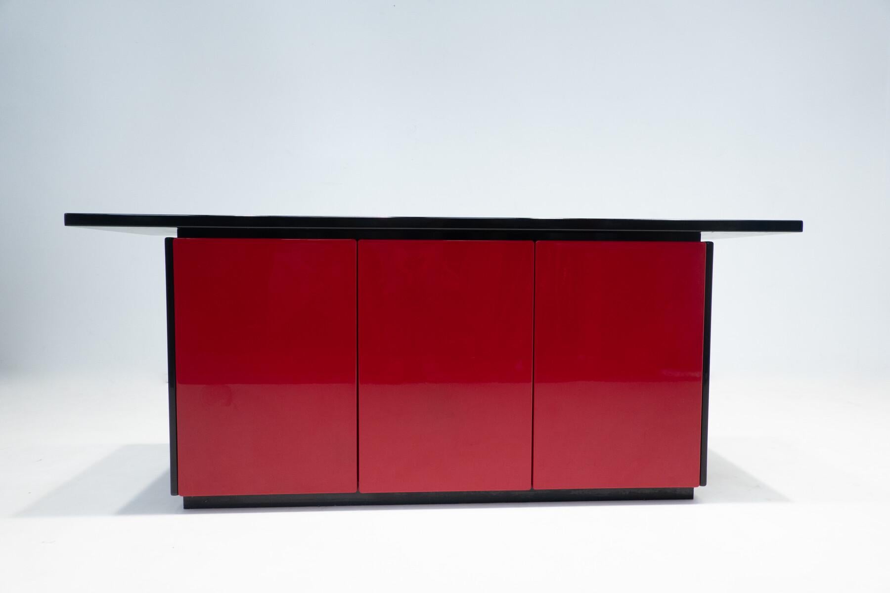 Late 20th Century Mid-Century Modern Lacquered Sideboard, Red and Black, Italy, 1970s For Sale