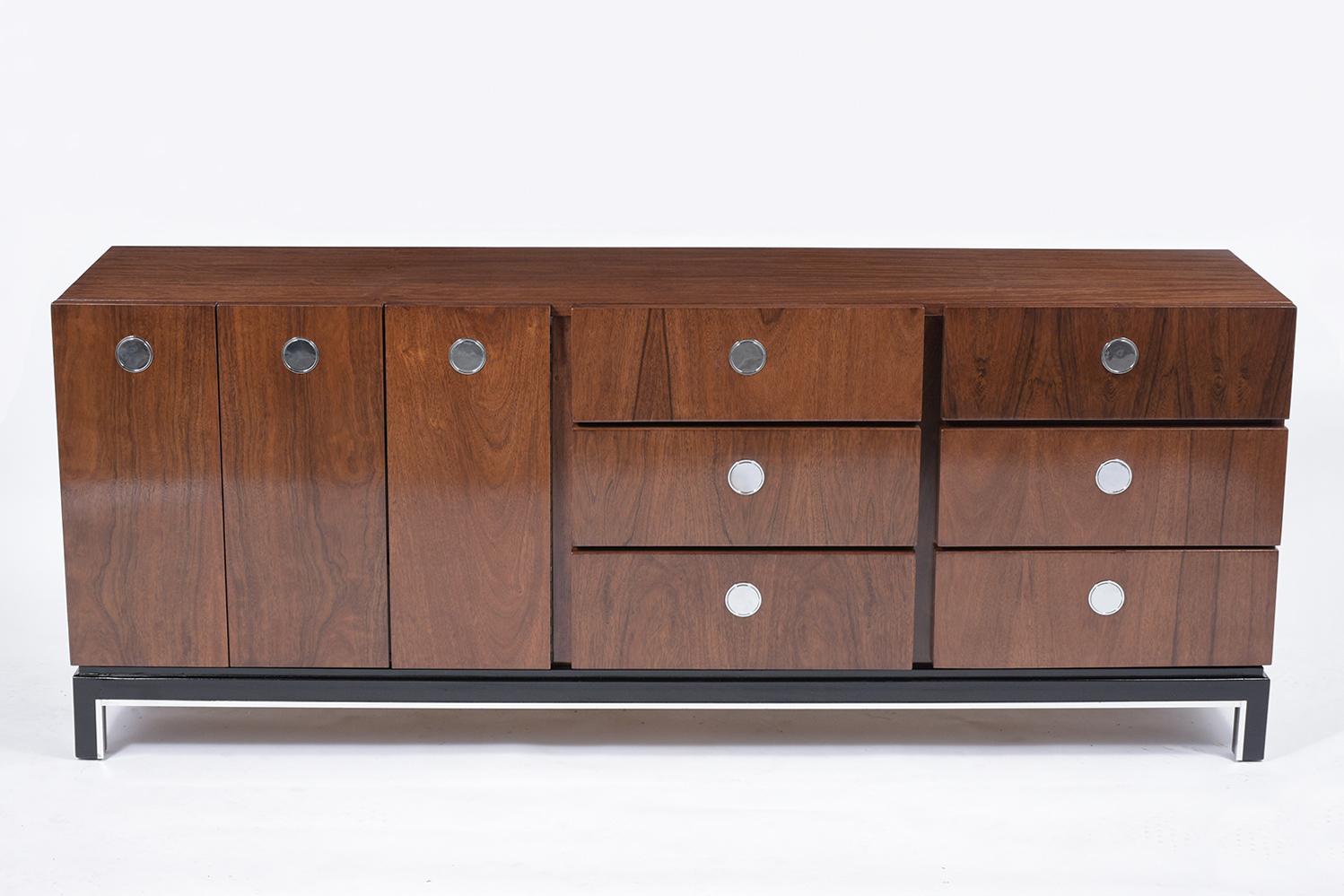 Mid-Century Modern Lacquered Walnut Dresser In Good Condition In Los Angeles, CA