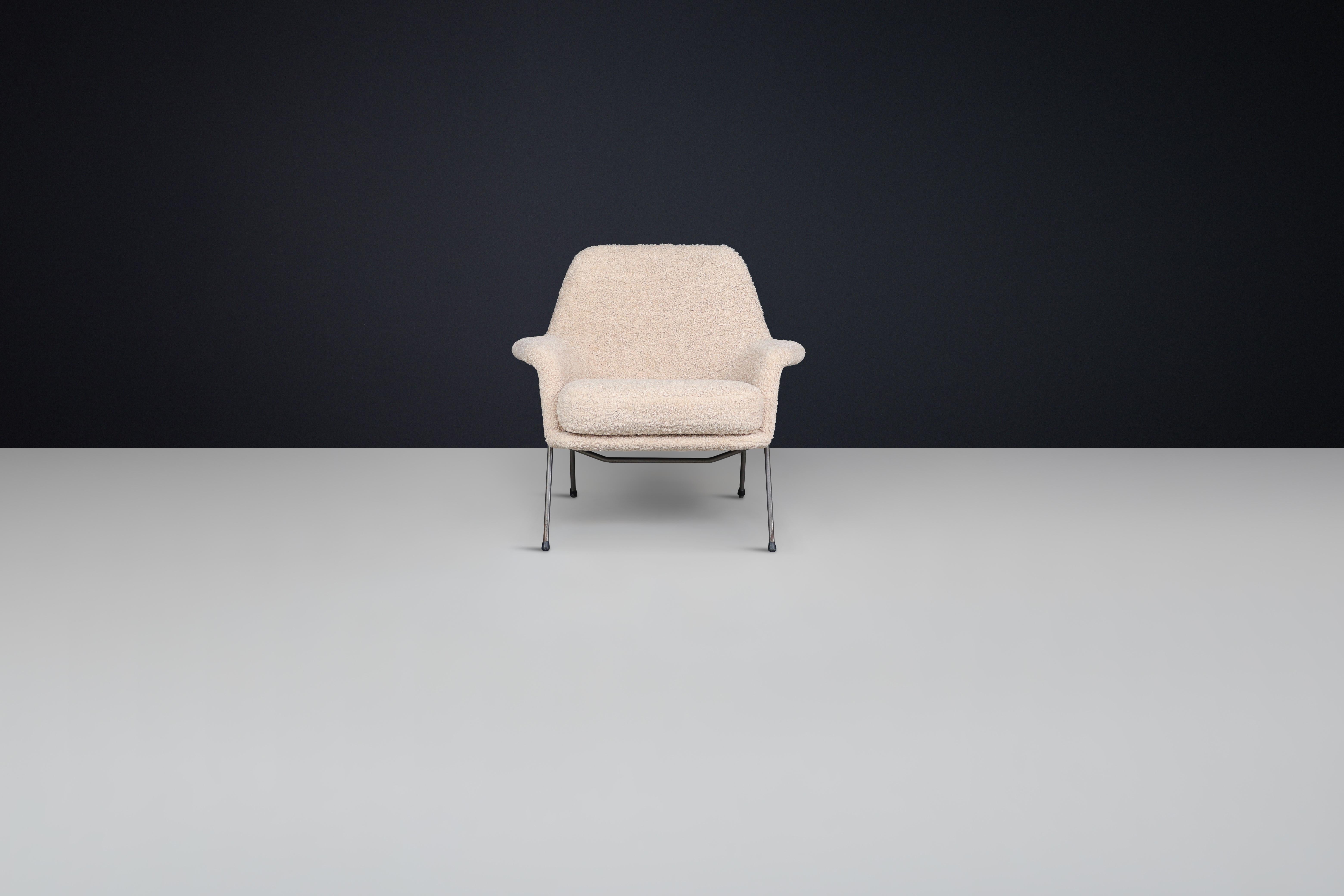 Mid-Century Modern Lady Lounge Chair in Teddy Upholstery, The Netherlands, 1960s For Sale 3