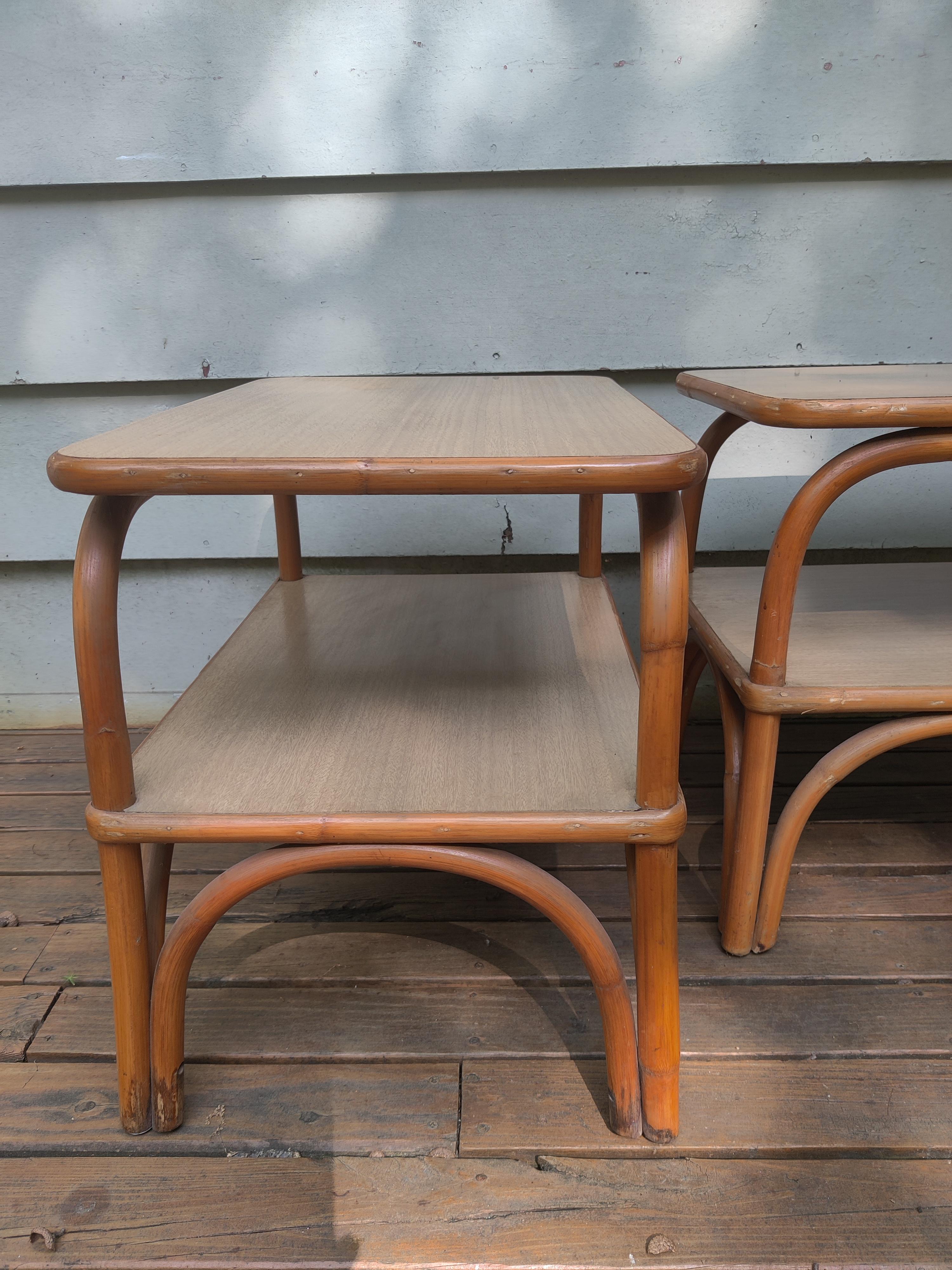 Tables d'appoint/de chevet en stratifié Formica et rotin - Lot de 2 en vente 5