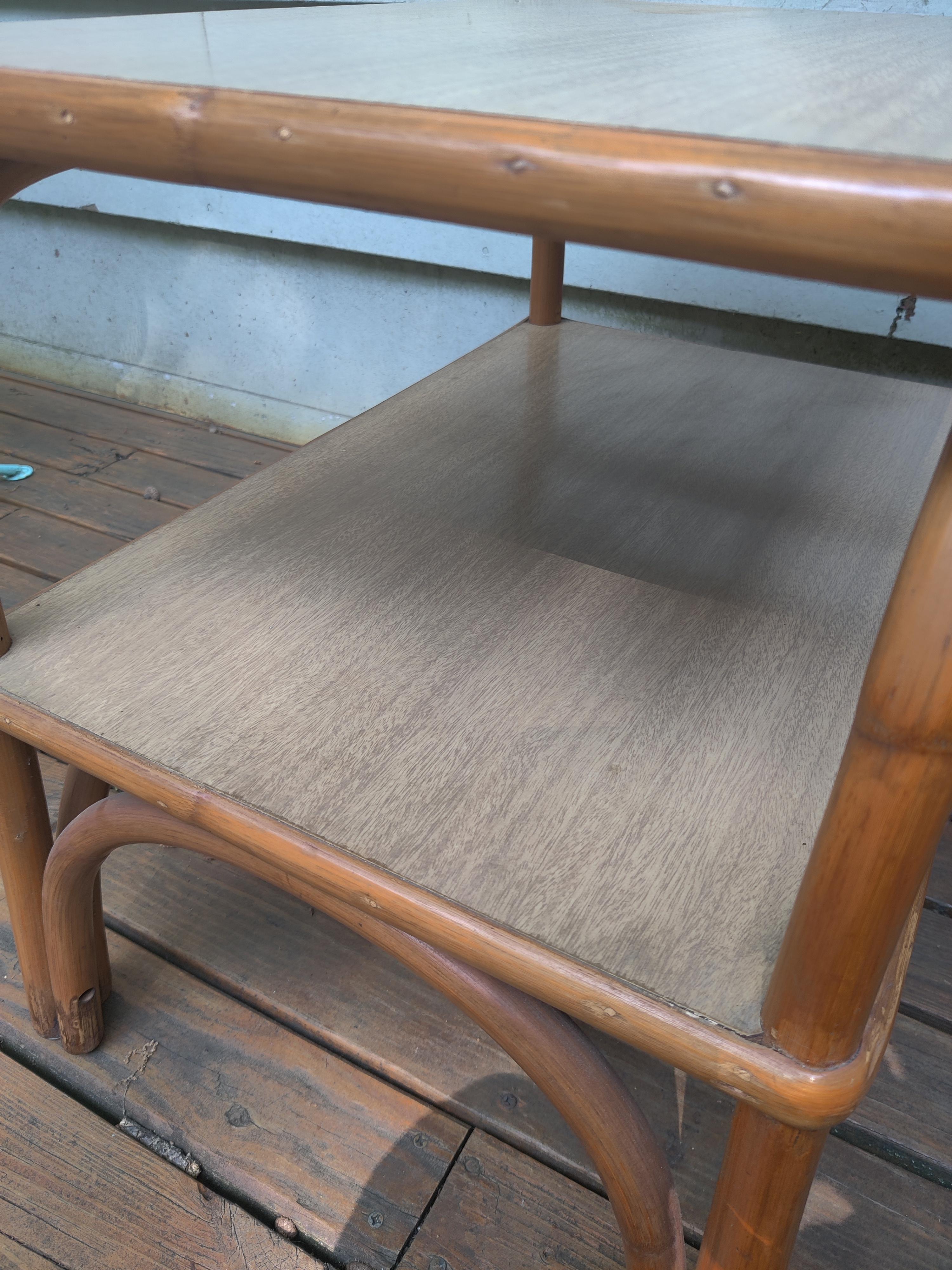 Tables d'appoint/de chevet en stratifié Formica et rotin - Lot de 2 en vente 2