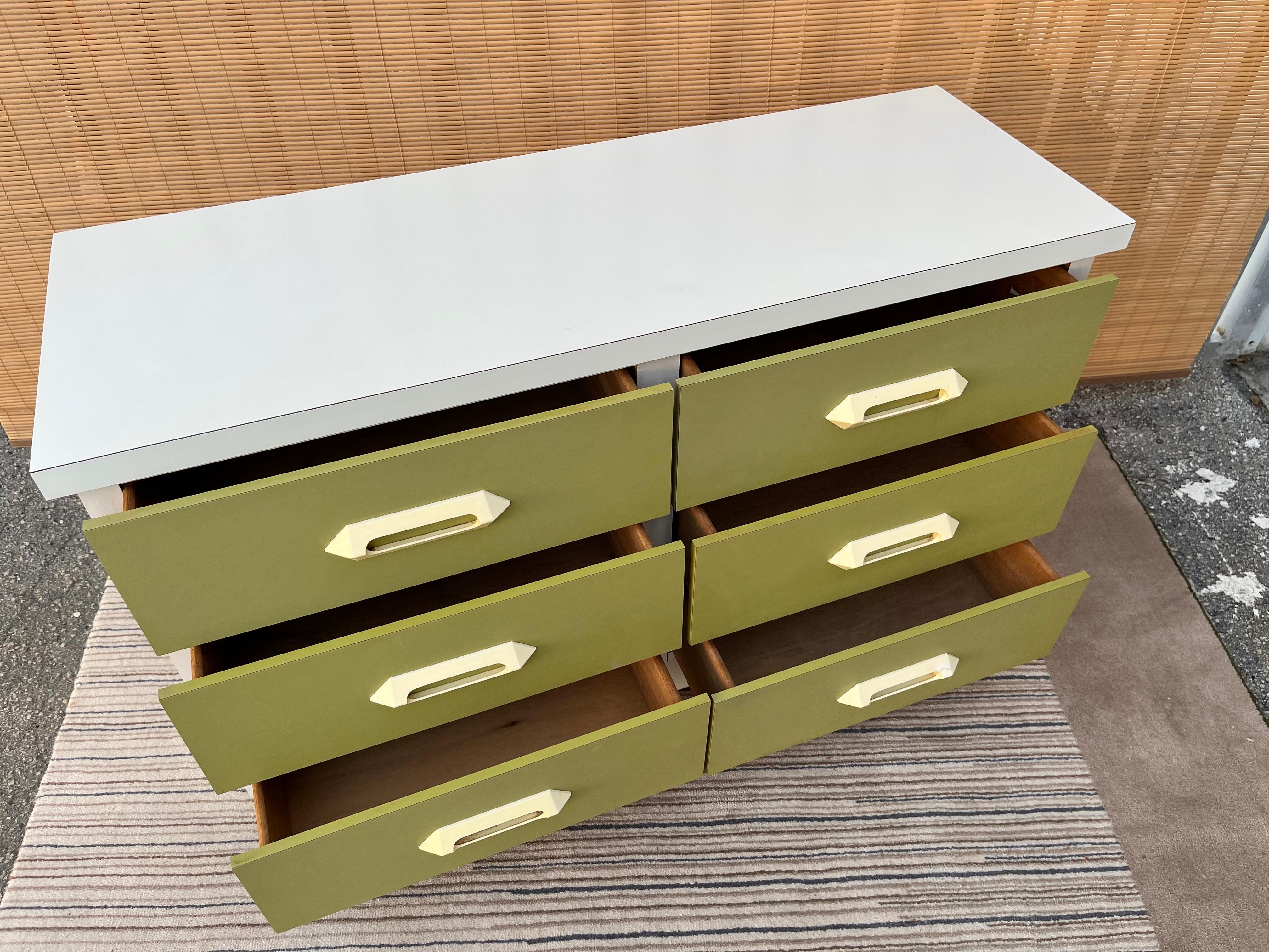 Mid Century Modern Laminated Compact Dresser. Circa 1960s  For Sale 3