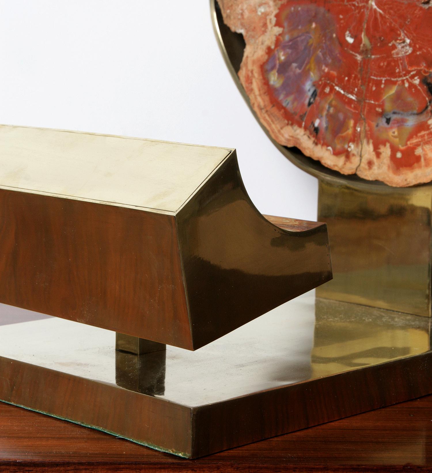 Lámpara moderna de mediados de siglo en madera petrificada by Ado Chale Belga en venta