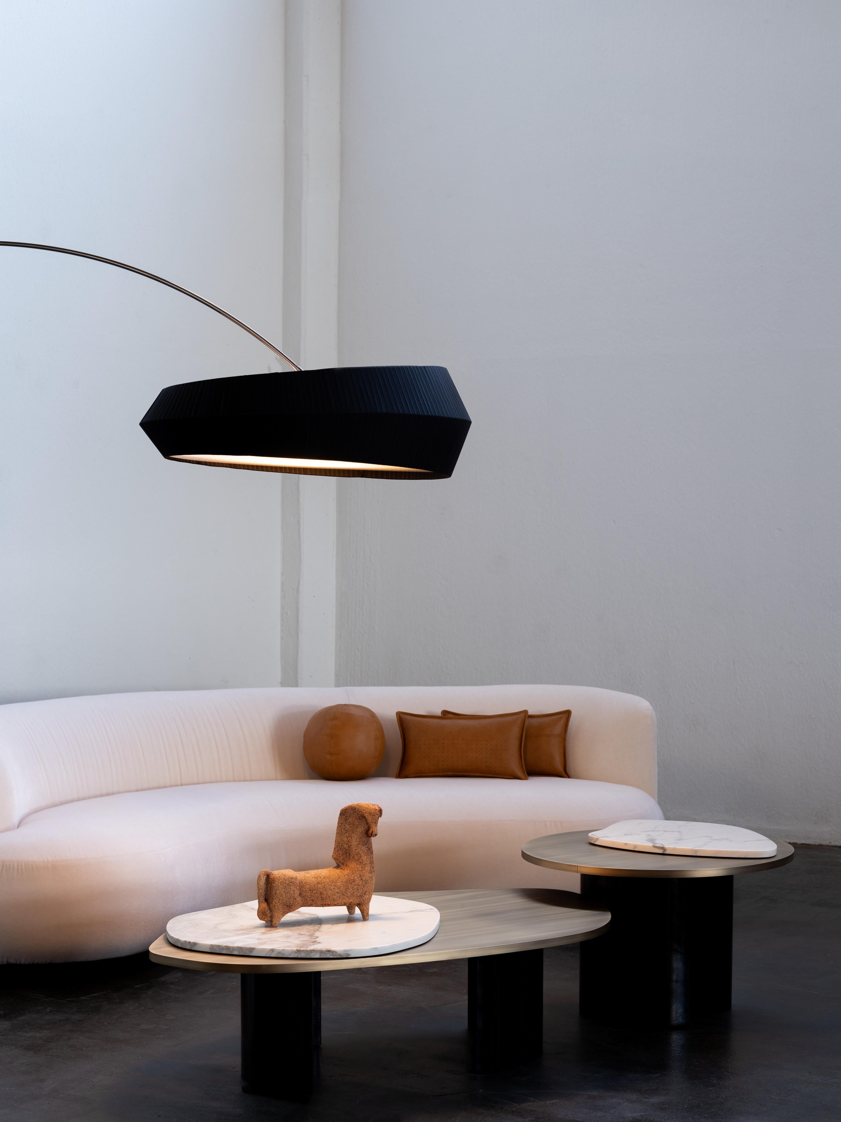 Tables d'appoint Paysage modernes du milieu du siècle en marbre et laiton, fabriquées à la main par Greenapple en vente 11